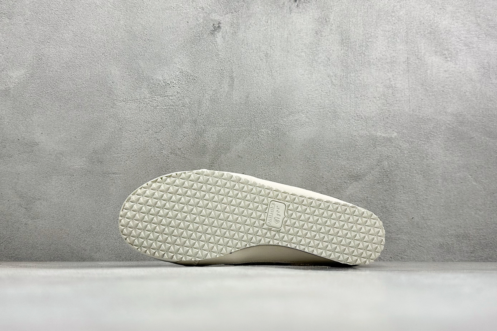OnitsukaTige /鬼塚虎 Mexico 66 Sabot 网面透气一脚蹬半拖 1183C123-103-Top High Quatity Cheap Sneakers Fashion Clothing Clothes Bags handbags Shoes of all Brand wholesale With The best Quality And Beautiful Price from China Factory Chinese suppliers wholesaler seller OnitsukaTige /鬼塚虎 Mexico 66 Sabot 网面透气一脚蹬半拖 1183C123-103