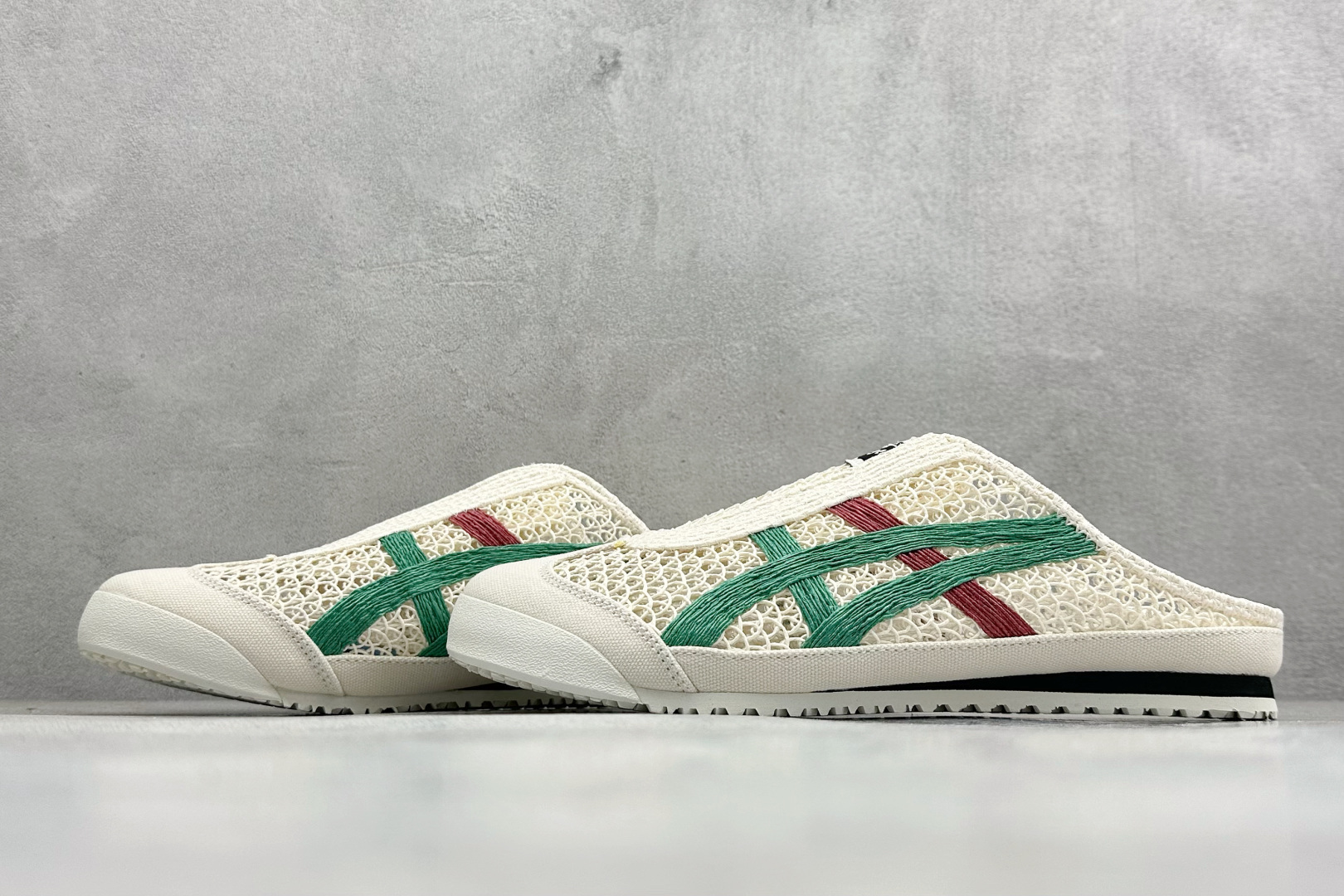 OnitsukaTige /鬼塚虎 Mexico 66 Sabot 网面透气一脚蹬半拖 1183C123-103-Top High Quatity Cheap Sneakers Fashion Clothing Clothes Bags handbags Shoes of all Brand wholesale With The best Quality And Beautiful Price from China Factory Chinese suppliers wholesaler seller OnitsukaTige /鬼塚虎 Mexico 66 Sabot 网面透气一脚蹬半拖 1183C123-103