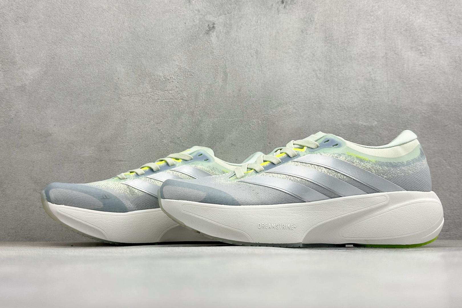 180 TY版Adidas Supernova Rise 3 阿迪达斯 减震回弹 运动透气休闲跑步鞋 JP8886