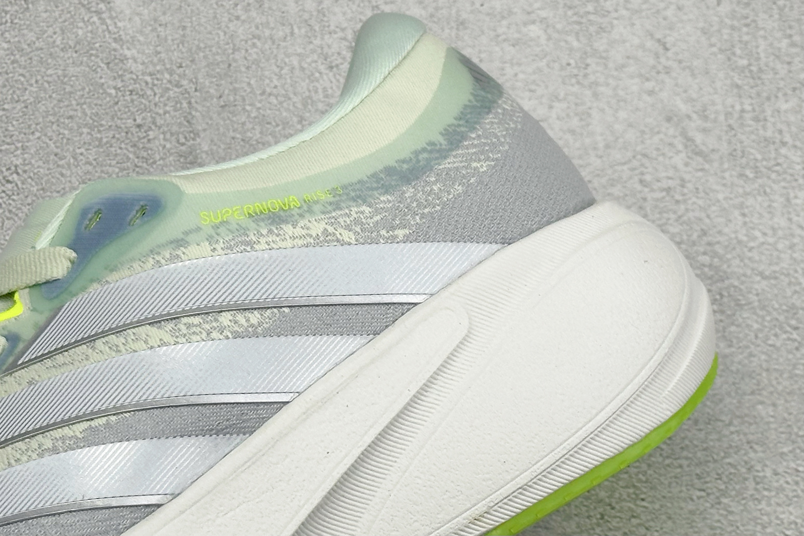 180 TY版Adidas Supernova Rise 3 阿迪达斯 减震回弹 运动透气休闲跑步鞋 JP8886