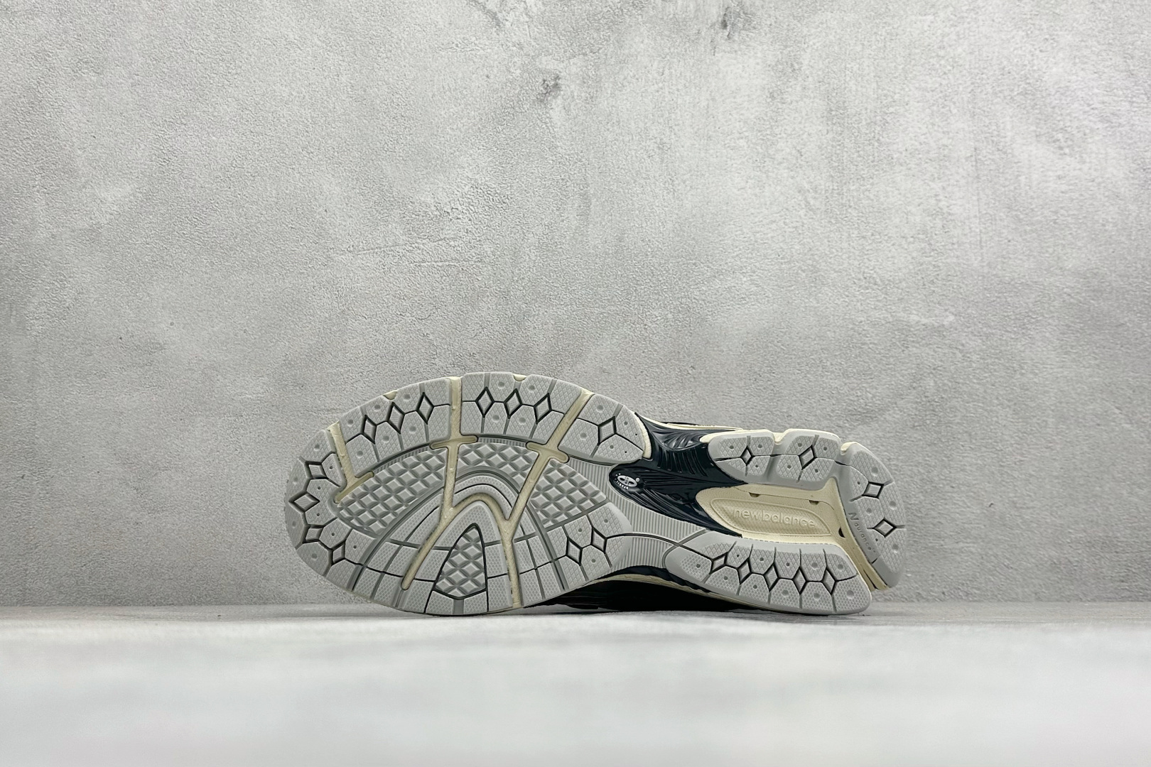200 GS版New Balance M1906系列复古单品宝藏老爹鞋 M1906RBG