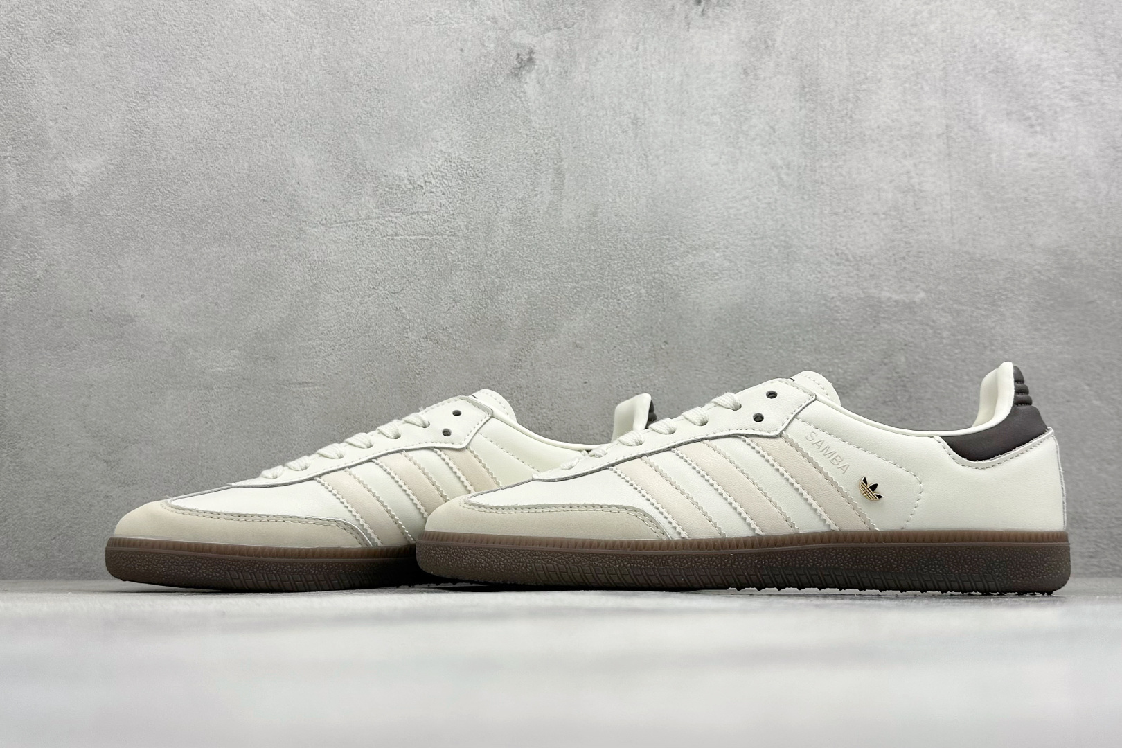 150 HZ版Adidas Originals Samba 奶油白 桑巴舞系列绅士德训足球风百搭低帮休闲运动板鞋 IH6628