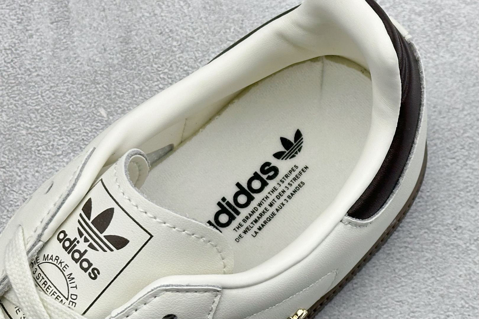 150 HZ版Adidas Originals Samba 奶油白 桑巴舞系列绅士德训足球风百搭低帮休闲运动板鞋 IH6628