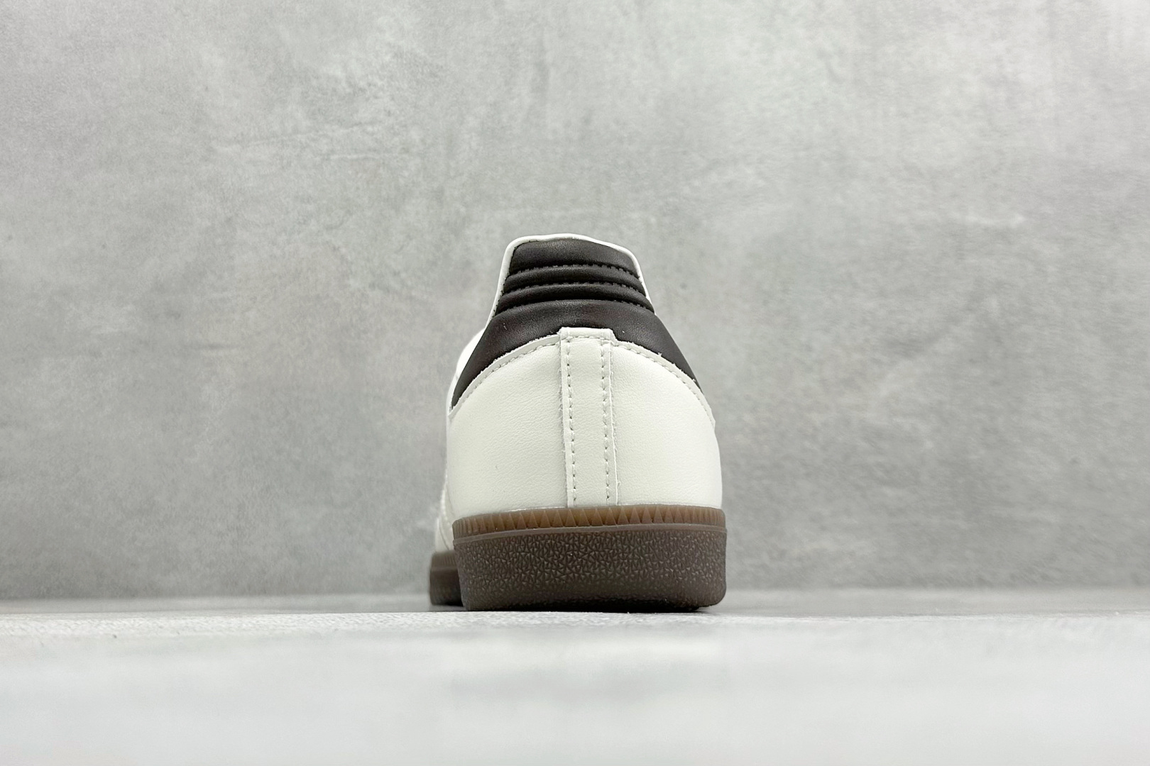 150 HZ版Adidas Originals Samba 奶油白 桑巴舞系列绅士德训足球风百搭低帮休闲运动板鞋 IH6628