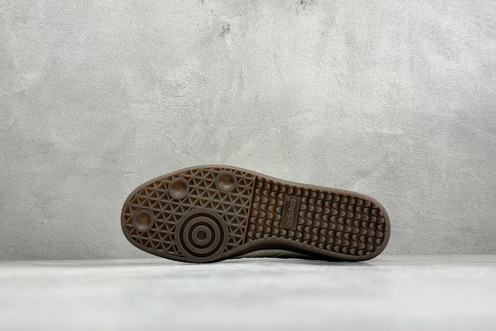 150 HZ版Adidas Originals Samba 奶油白 桑巴舞系列绅士德训足球风百搭低帮休闲运动板鞋 IH6628