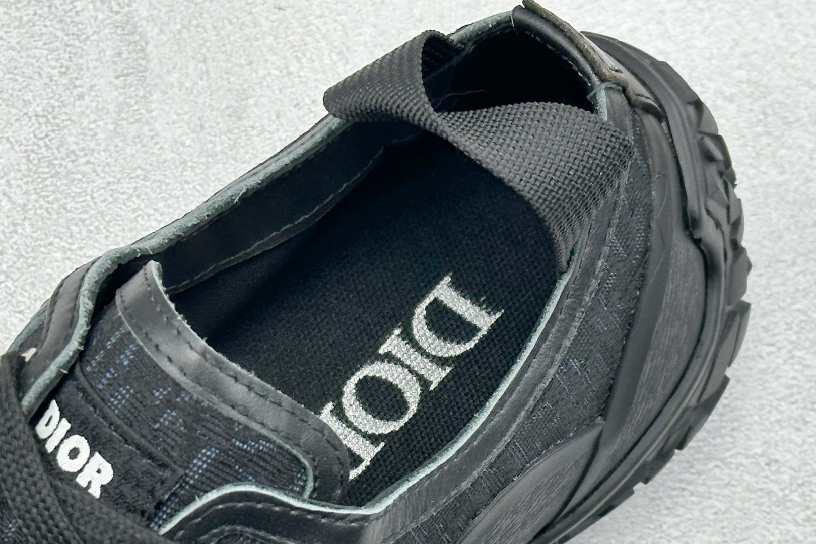400 B28 Dior 老花刺绣运动休闲鞋高帮系带老爹鞋 Dior 迪奥 3SN277ZJW-H969-Chinese UA Cheap High Quatity Brand Clothes Bags handbags Sneakers wholesale wholesaler seller from China Factory suppliers Fashion Clothing Shoes best Quality Beautiful Price 400 B28 Dior 老花刺绣运动休闲鞋高帮系带老爹鞋 Dior 迪奥 3SN277ZJW-H969