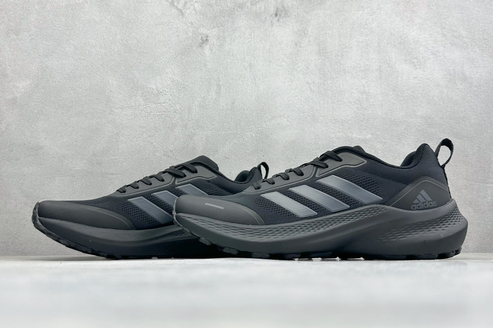 190 Adidas Super nova 阿迪达斯 舒适柔软防滑耐磨 低帮跑步鞋 D68952