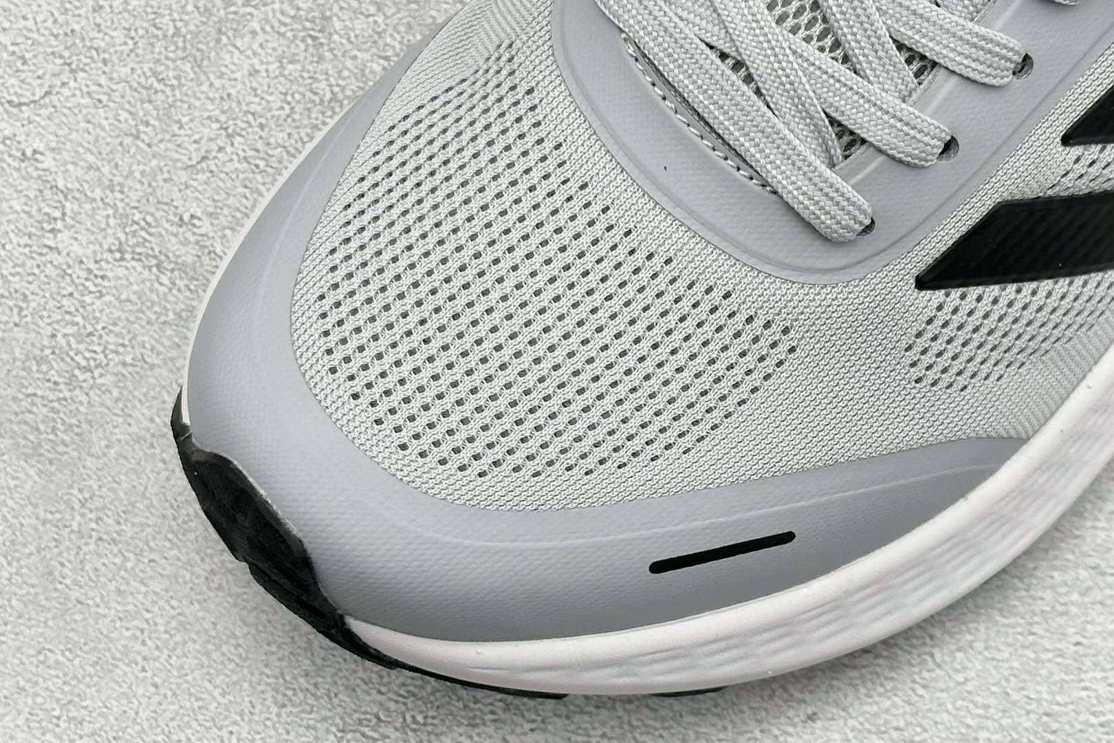 Adidas Super nova 阿迪达斯 舒适柔软防滑耐磨 低帮跑步鞋 D68955