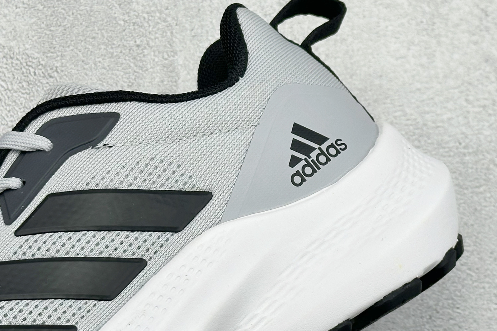 Adidas Super nova 阿迪达斯 舒适柔软防滑耐磨 低帮跑步鞋 D68955