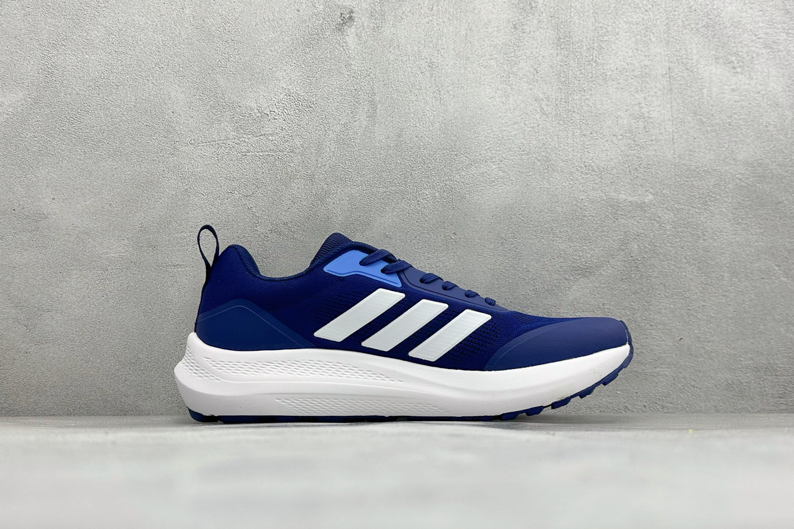 190 Adidas Super nova 阿迪达斯 舒适柔软防滑耐磨 低帮跑步鞋 D68954