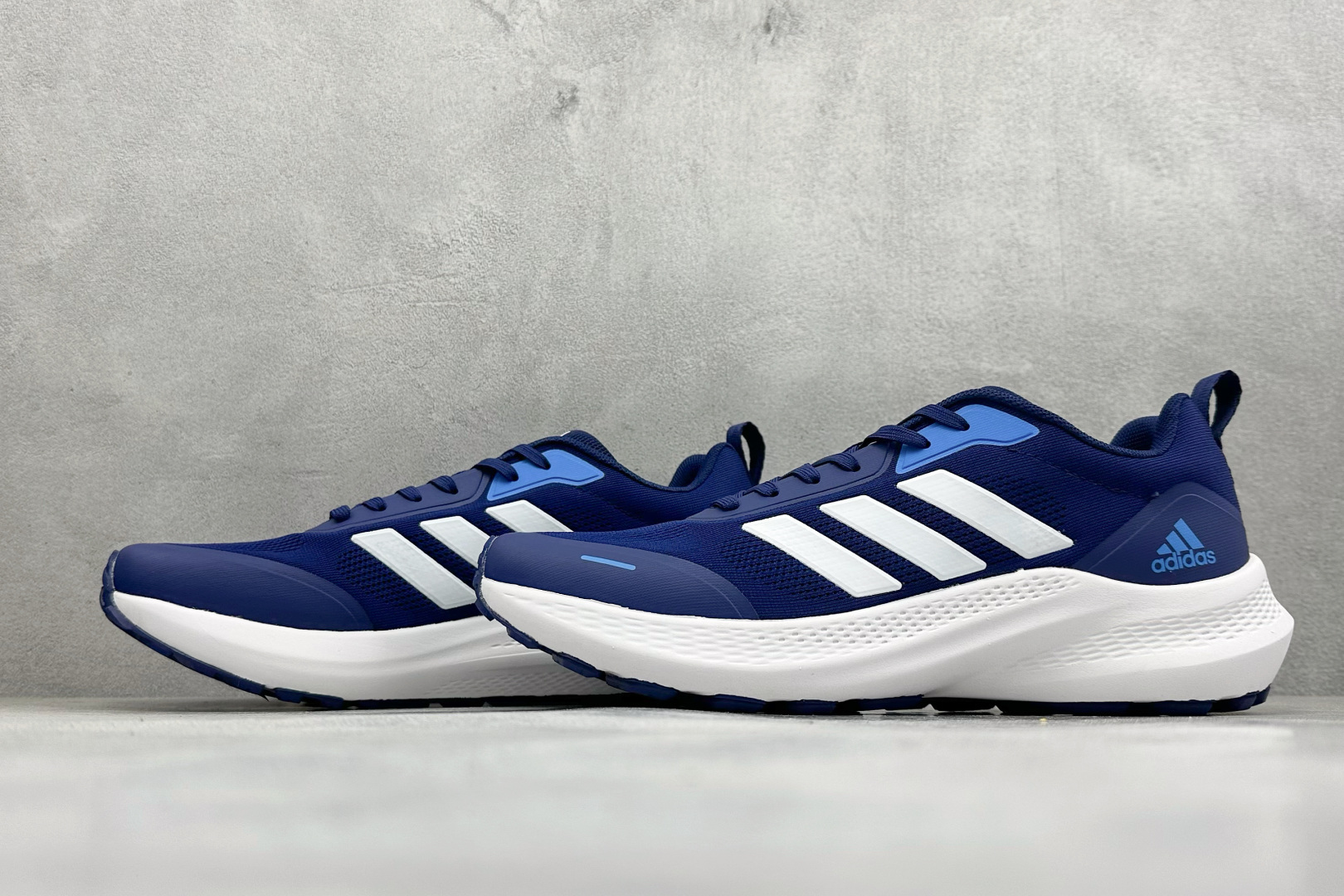 190 Adidas Super nova 阿迪达斯 舒适柔软防滑耐磨 低帮跑步鞋 D68954