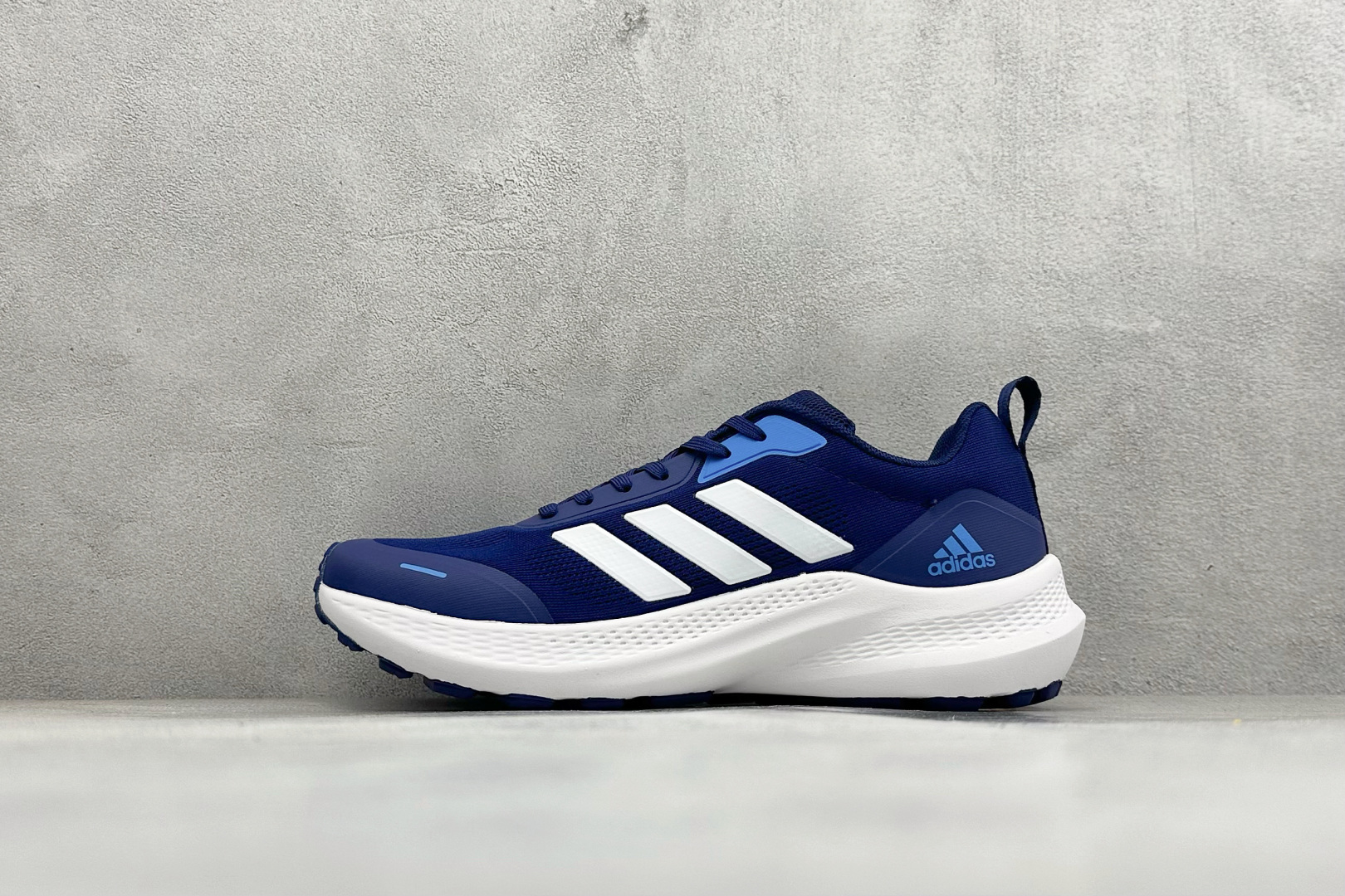 190 Adidas Super nova 阿迪达斯 舒适柔软防滑耐磨 低帮跑步鞋 D68954