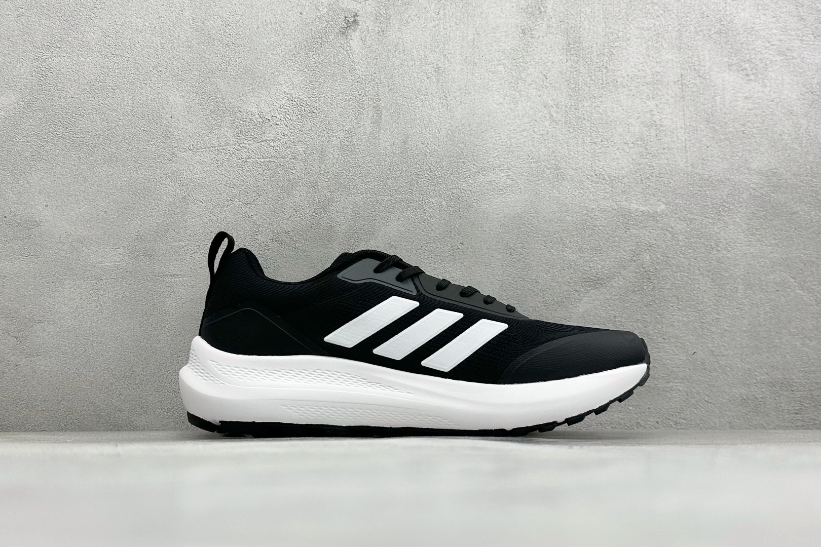 190 Adidas Super nova 阿迪达斯 舒适柔软防滑耐磨 低帮跑步鞋 D68951
