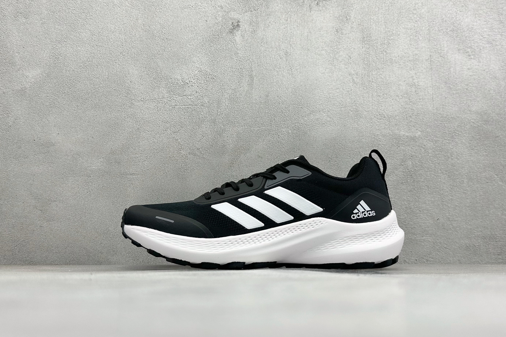190 Adidas Super nova 阿迪达斯 舒适柔软防滑耐磨 低帮跑步鞋 D68951