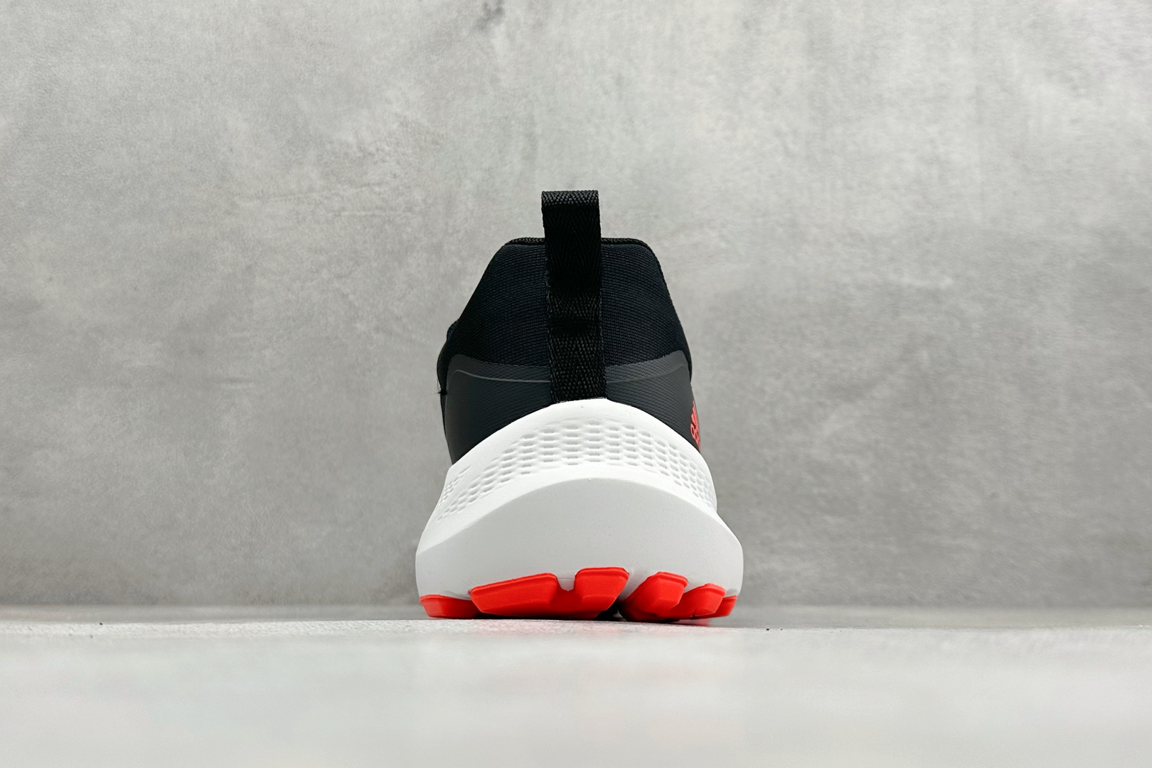 190 Adidas Super nova 阿迪达斯 舒适柔软防滑耐磨 低帮跑步鞋 D68956