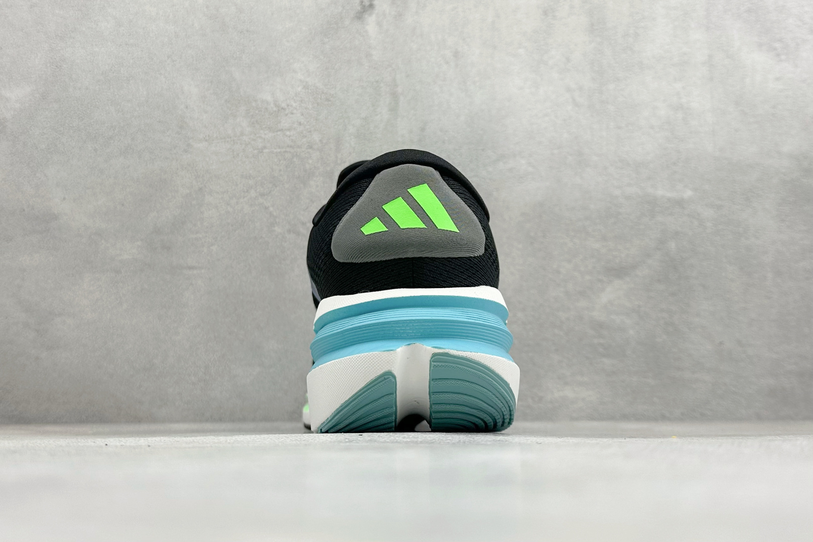 200 Adidas Adistar 4 阿迪达斯 舒适时尚 网布防滑耐磨 低帮休闲跑步鞋 JR0301