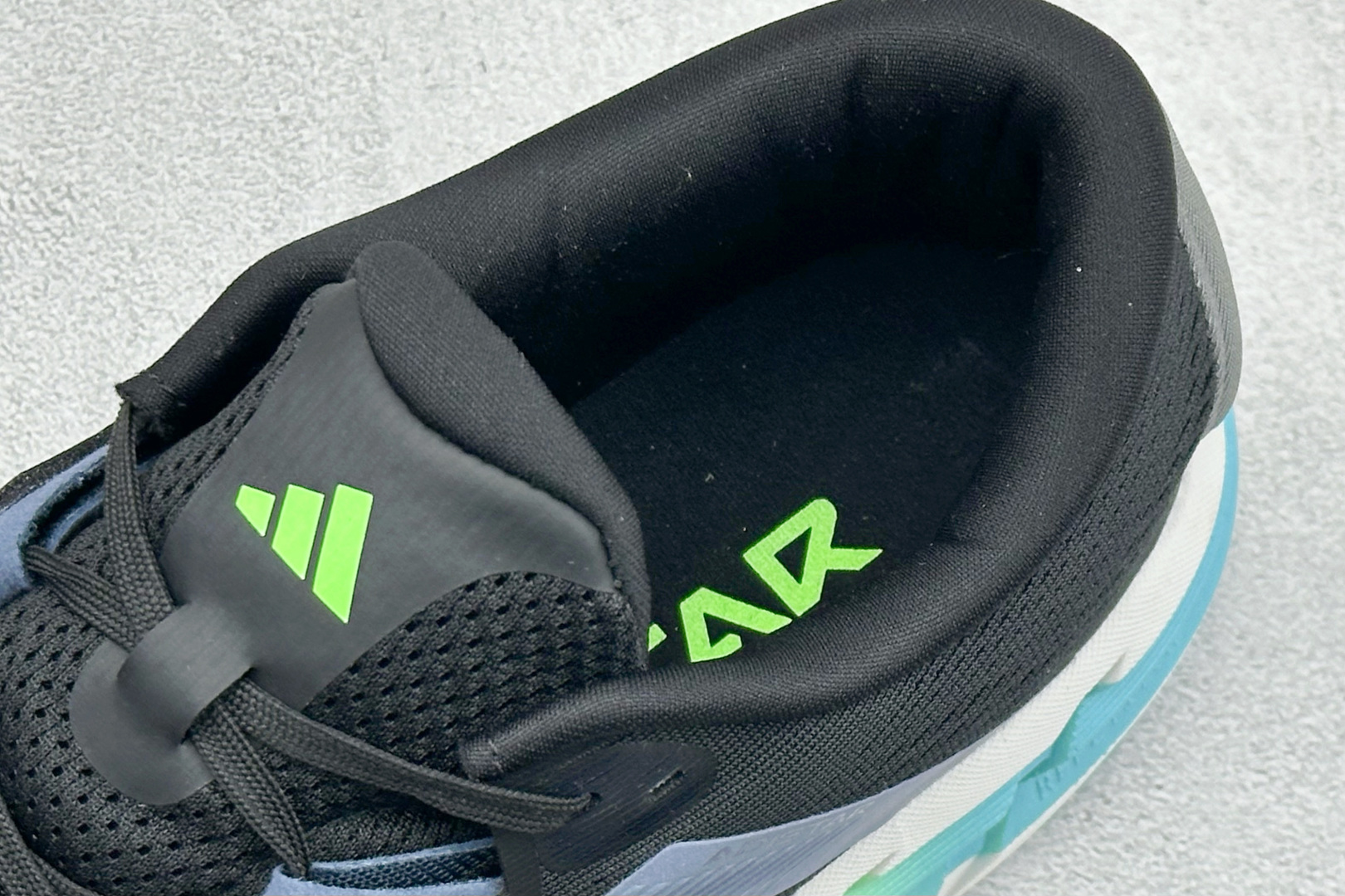 200 Adidas Adistar 4 阿迪达斯 舒适时尚 网布防滑耐磨 低帮休闲跑步鞋 JR0301