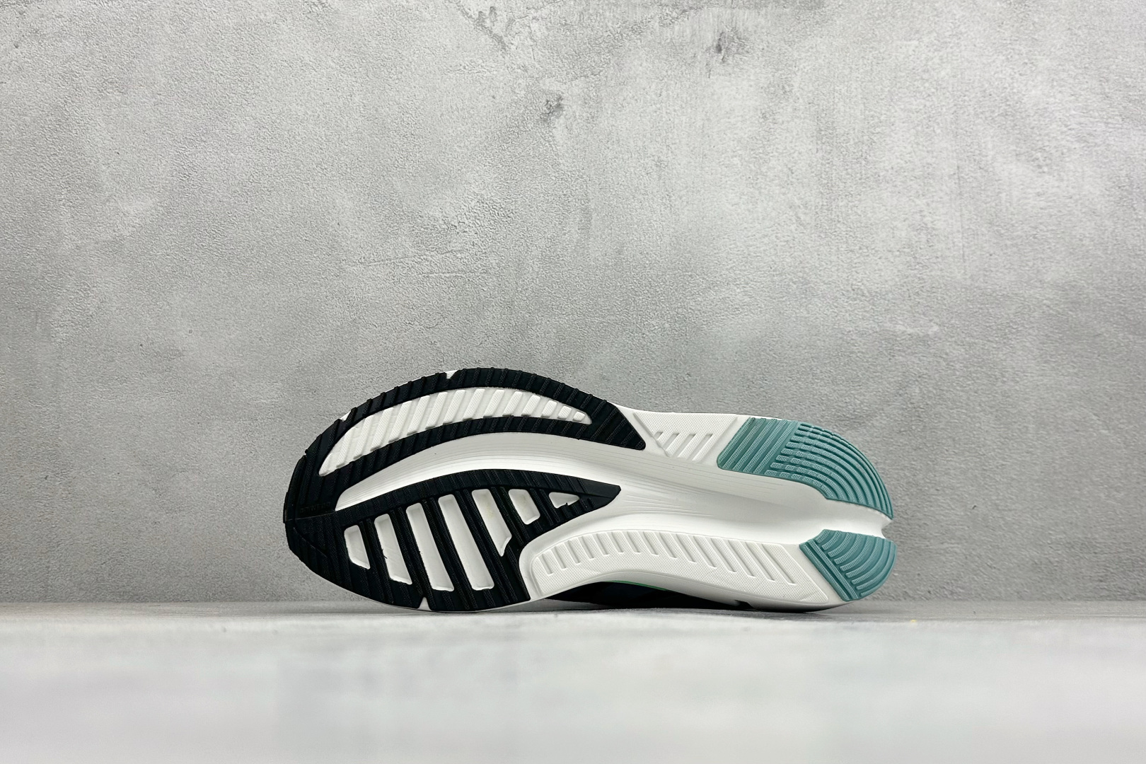 200 Adidas Adistar 4 阿迪达斯 舒适时尚 网布防滑耐磨 低帮休闲跑步鞋 JR0301