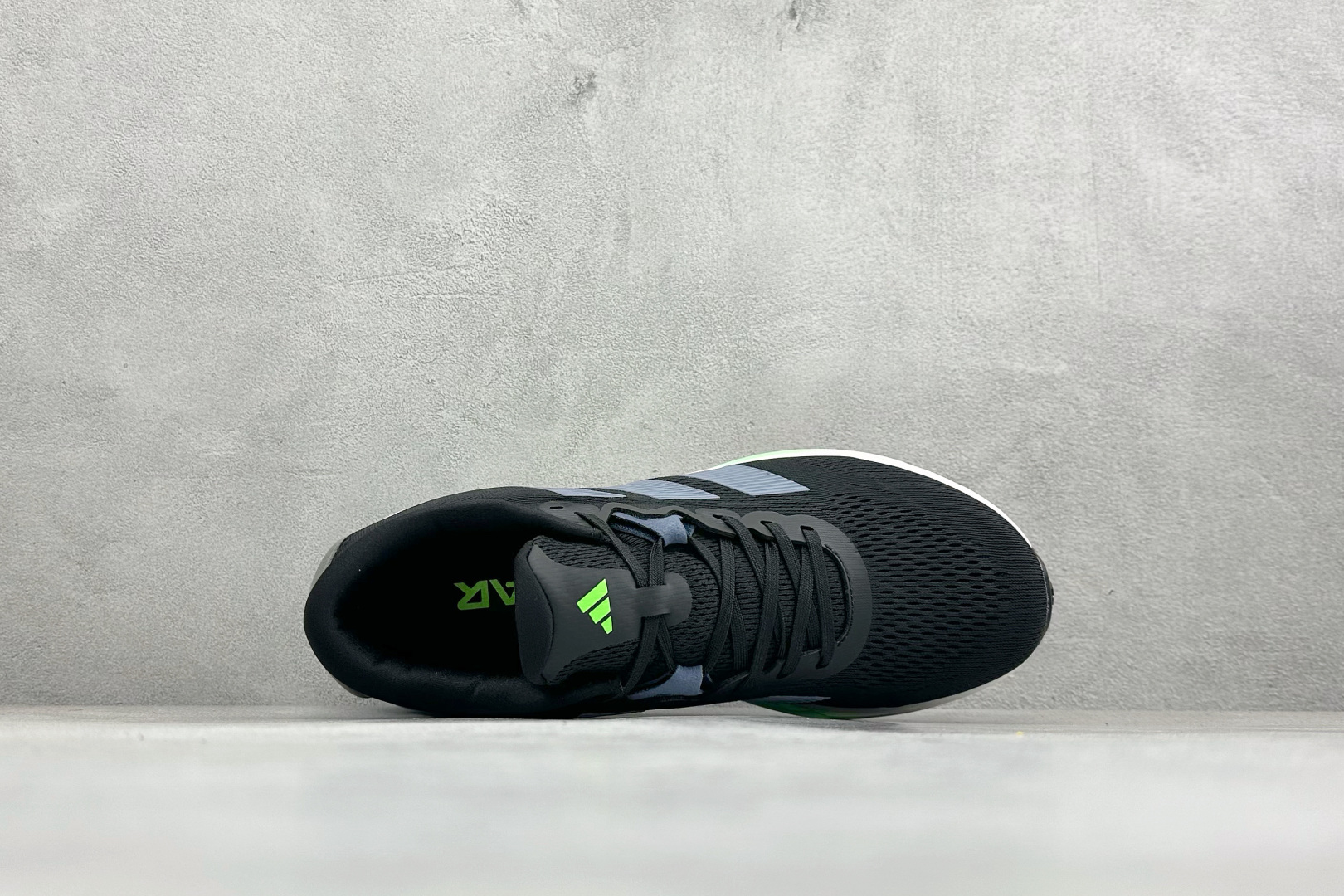 200 Adidas Adistar 4 阿迪达斯 舒适时尚 网布防滑耐磨 低帮休闲跑步鞋 JR0301