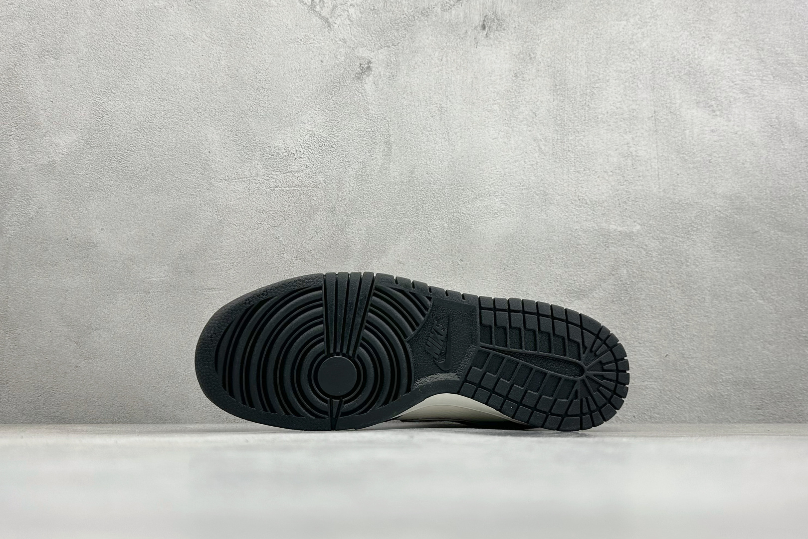 Nike Dunk Low 联名款 黑白做旧 复古休闲板鞋 XZ5899-111-Top High Quatity Cheap Sneakers Fashion Clothing Clothes Bags handbags Shoes of all Brand wholesale With The best Quality And Beautiful Price from China Factory Chinese suppliers wholesaler seller Nike Dunk Low 联名款 黑白做旧 复古休闲板鞋 XZ5899-111