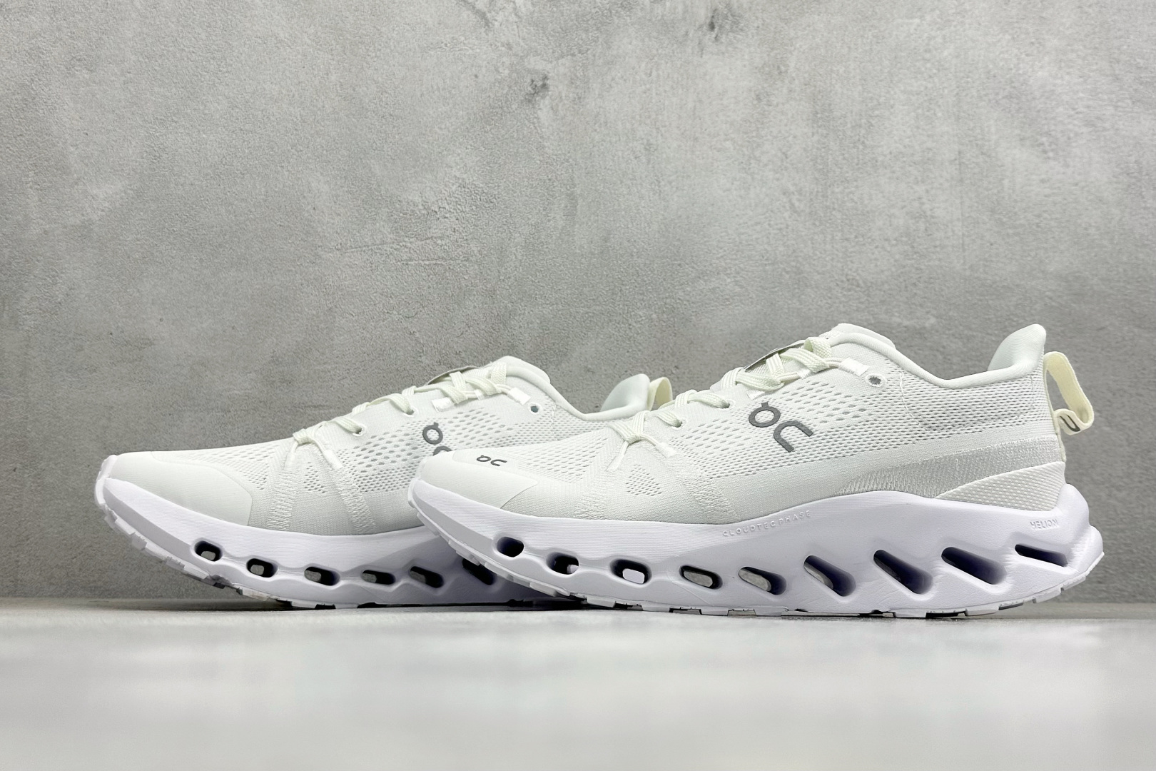 180 XY版On昂跑Cloudsurfer Trail Trail 舒适防滑低帮跑步鞋 3ME1011-Chinese UA Cheap High Quatity Brand Clothes Bags handbags Sneakers wholesale wholesaler seller from China Factory suppliers Fashion Clothing Shoes best Quality Beautiful Price 180 XY版On昂跑Cloudsurfer Trail Trail 舒适防滑低帮跑步鞋 3ME1011