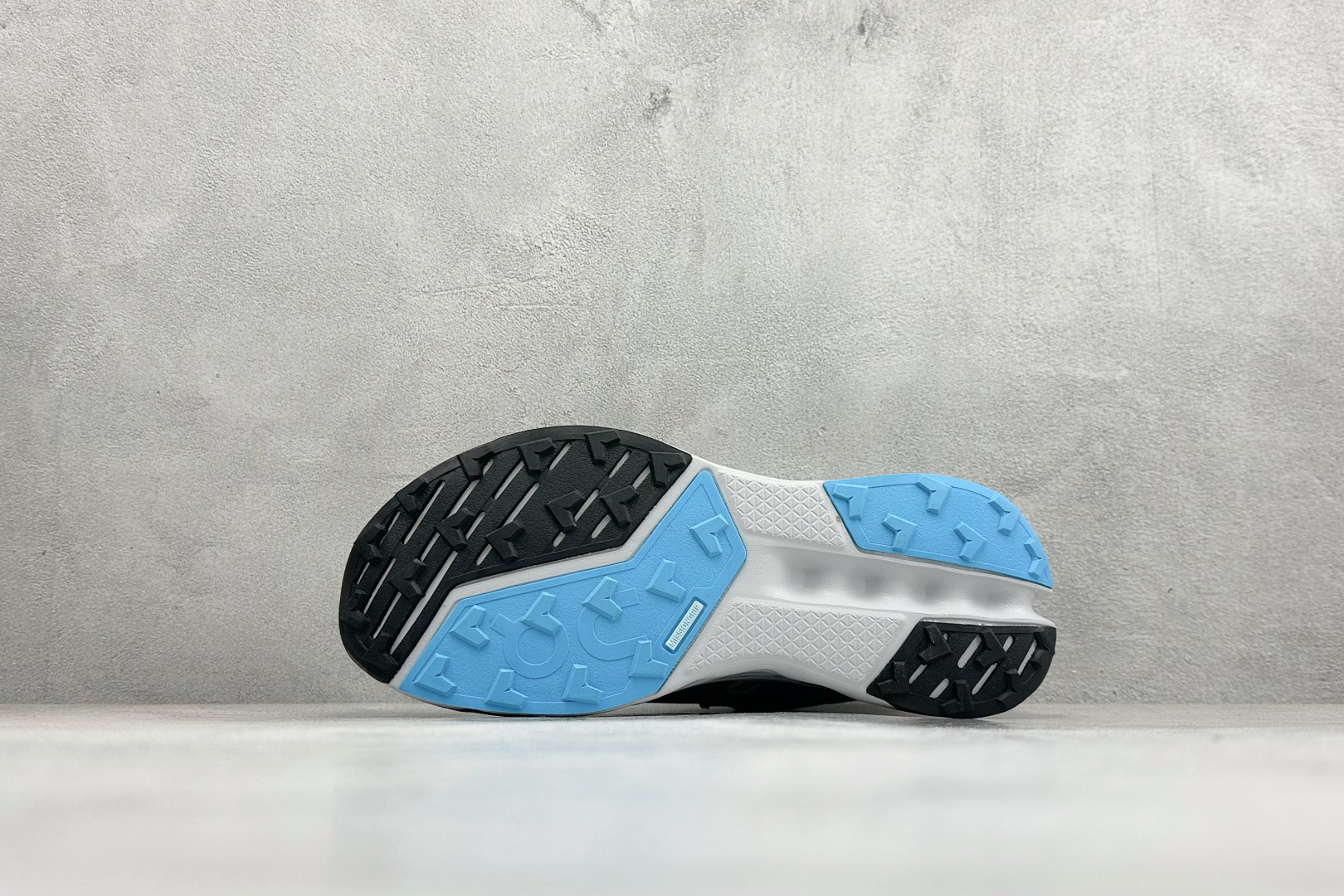 170 XY版On昂跑Cloudsurfer Trail Trail 2 舒适防滑支撑低帮跑步鞋 3MF3024-Chinese UA Cheap High Quatity Brand Clothes Bags handbags Sneakers wholesale wholesaler seller from China Factory suppliers Fashion Clothing Shoes best Quality Beautiful Price 170 XY版On昂跑Cloudsurfer Trail Trail 2 舒适防滑支撑低帮跑步鞋 3MF3024