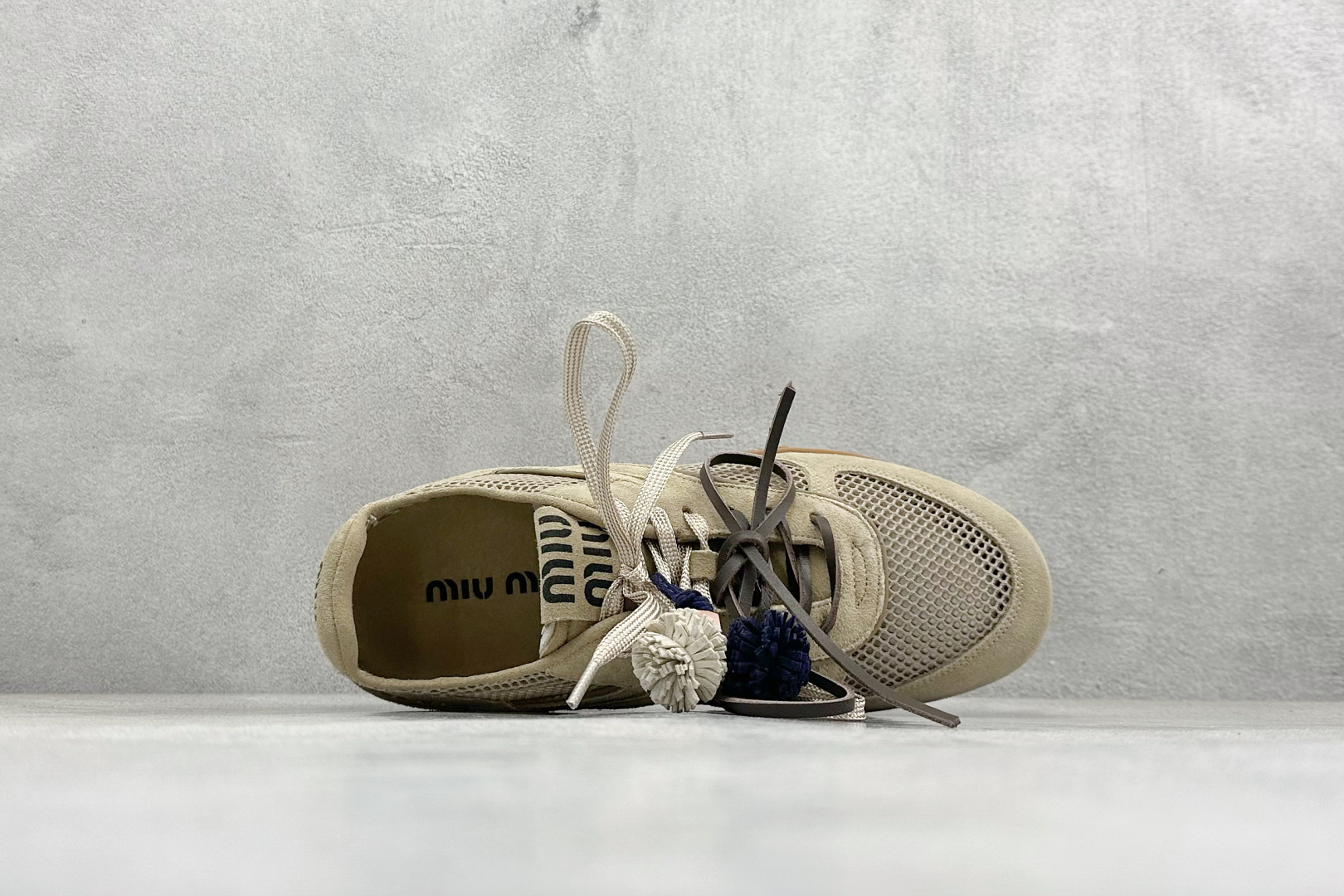 380 MiumiuGymnasium网面德训鞋 26s春夏走秀款 多元对撞