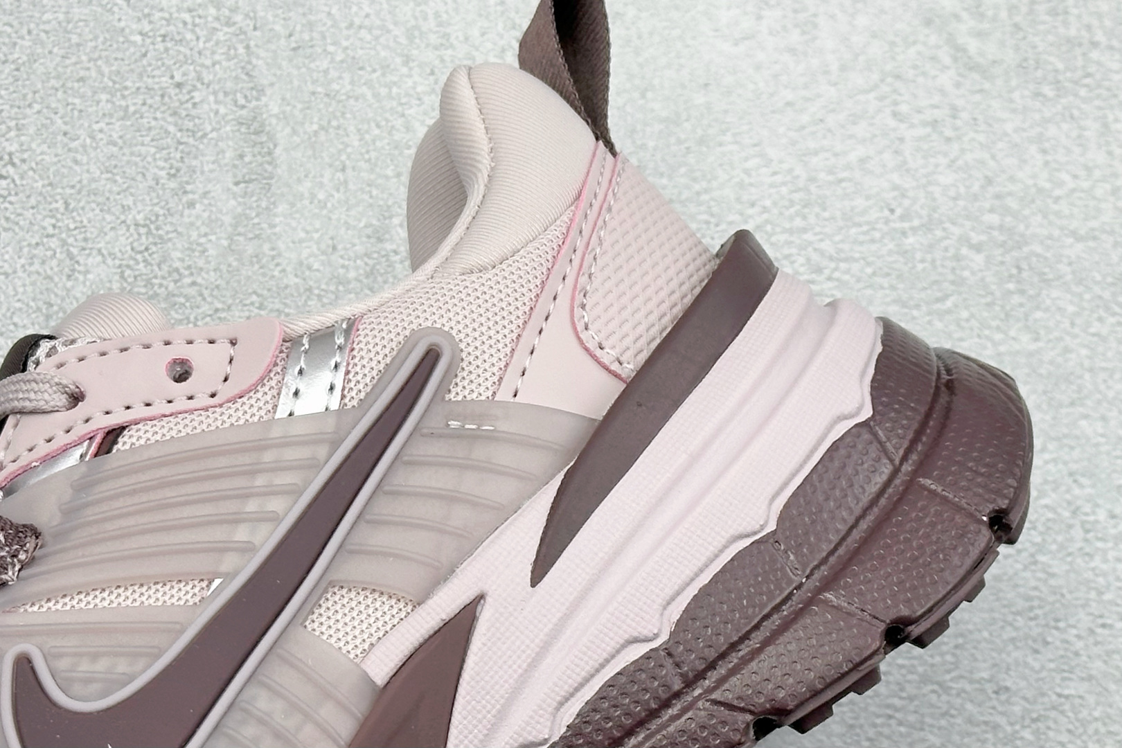 NIKE V2K Runtekk 减震防滑复古低帮跑步鞋 FD0736-602-Top High Quatity Cheap Sneakers Fashion Clothing Clothes Bags handbags Shoes of all Brand wholesale With The best Quality And Beautiful Price from China Factory Chinese suppliers wholesaler seller NIKE V2K Runtekk 减震防滑复古低帮跑步鞋 FD0736-602