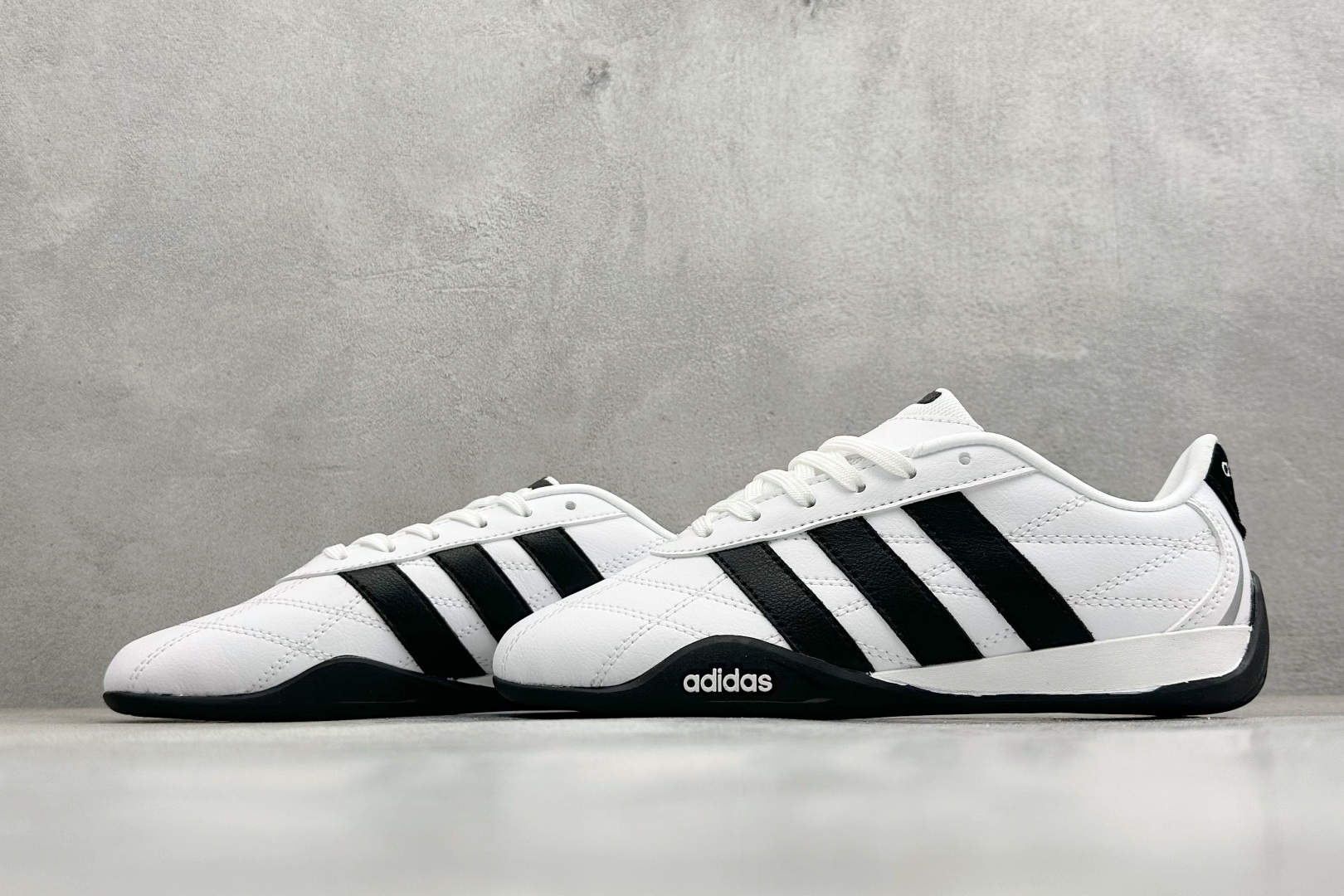 160 Adidas Originals Adiracer 2026 阿迪流运动防滑低帮休闲跑步鞋 HQ9160-Chinese UA Cheap High Quatity Brand Clothes Bags handbags Sneakers wholesale wholesaler seller from China Factory suppliers Fashion Clothing Shoes best Quality Beautiful Price 160 Adidas Originals Adiracer 2026 阿迪流运动防滑低帮休闲跑步鞋 HQ9160