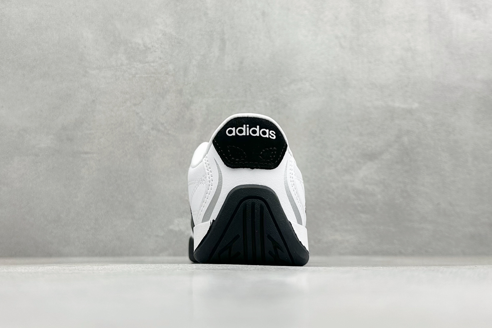 160 Adidas Originals Adiracer 2026 阿迪流运动防滑低帮休闲跑步鞋 HQ9160-Chinese UA Cheap High Quatity Brand Clothes Bags handbags Sneakers wholesale wholesaler seller from China Factory suppliers Fashion Clothing Shoes best Quality Beautiful Price 160 Adidas Originals Adiracer 2026 阿迪流运动防滑低帮休闲跑步鞋 HQ9160