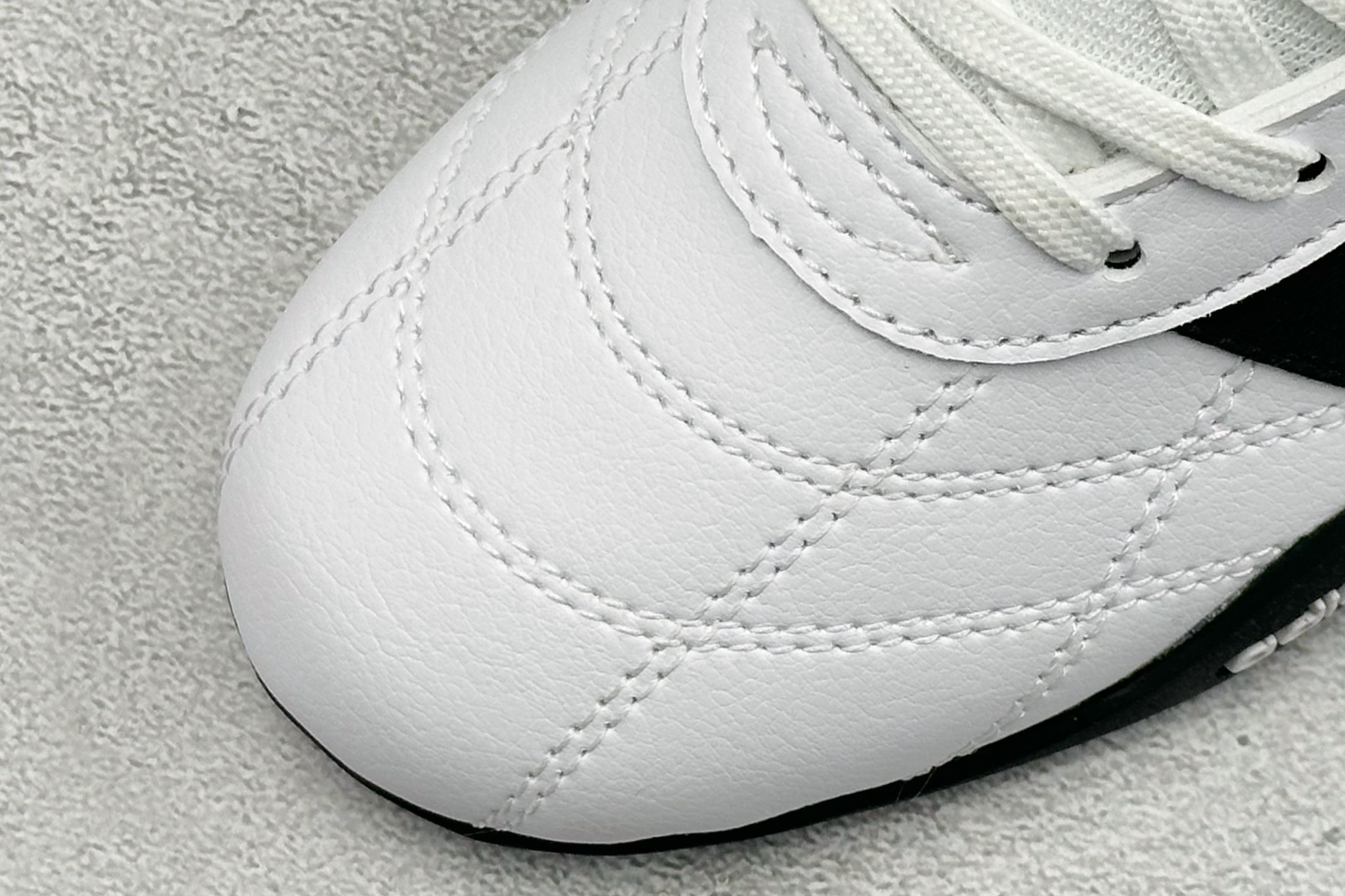160 Adidas Originals Adiracer 2026 阿迪流运动防滑低帮休闲跑步鞋 HQ9160-Chinese UA Cheap High Quatity Brand Clothes Bags handbags Sneakers wholesale wholesaler seller from China Factory suppliers Fashion Clothing Shoes best Quality Beautiful Price 160 Adidas Originals Adiracer 2026 阿迪流运动防滑低帮休闲跑步鞋 HQ9160