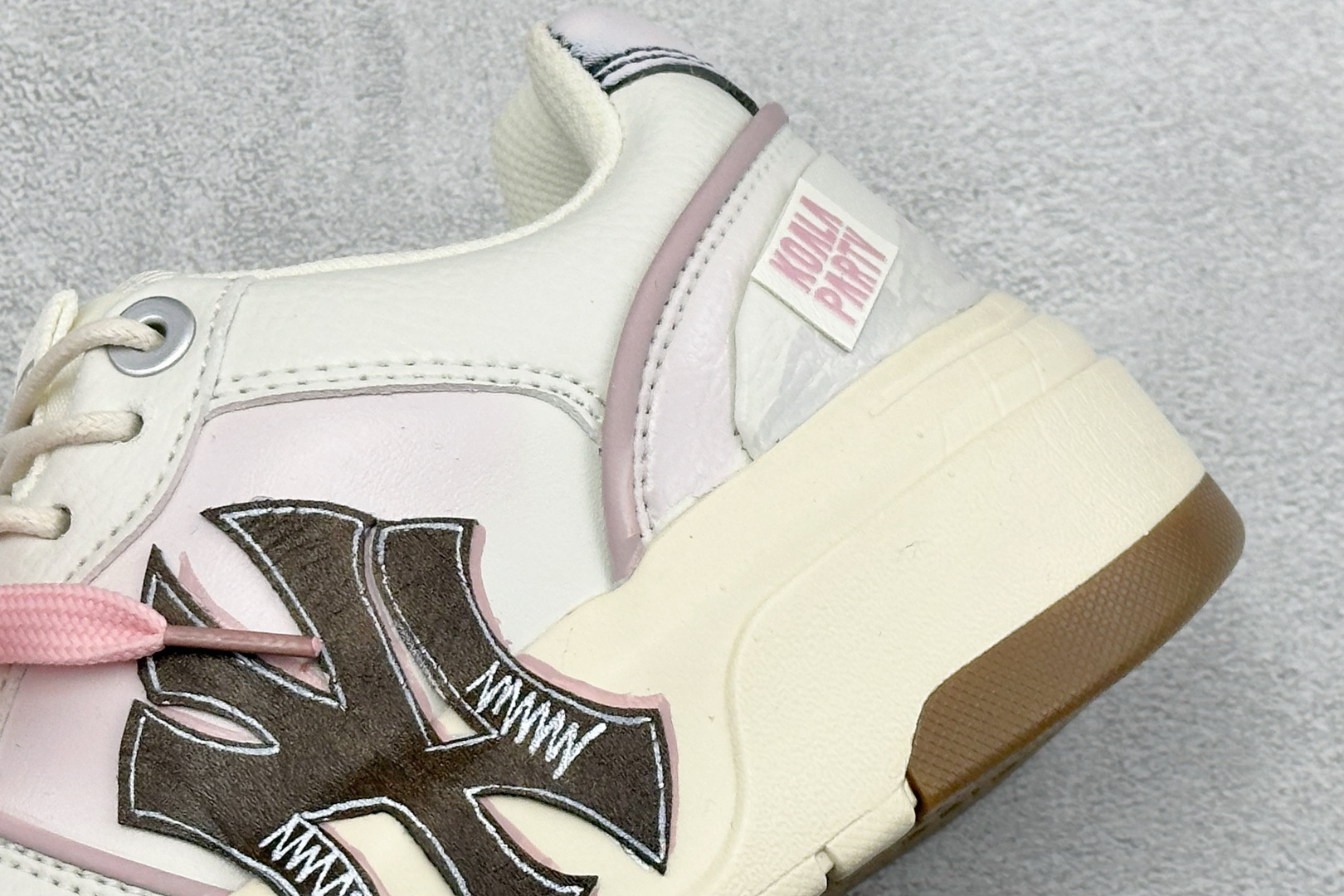 300 MLB NY 印花网红老爹鞋 涂鸦恶作剧 内增高6cm 3ASXCA12N-Chinese UA Cheap High Quatity Brand Clothes Bags handbags Sneakers wholesale wholesaler seller from China Factory suppliers Fashion Clothing Shoes best Quality Beautiful Price 300 MLB NY 印花网红老爹鞋 涂鸦恶作剧 内增高6cm 3ASXCA12N