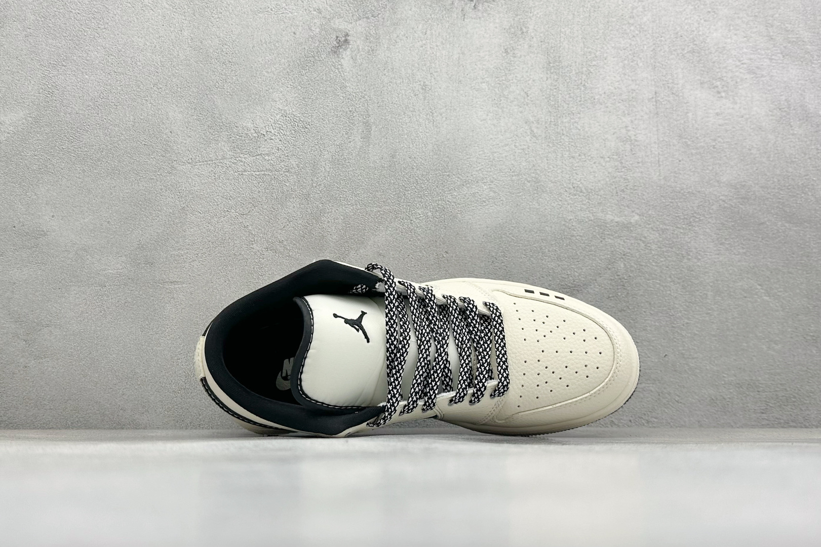 潮酷炸街 AJ1低帮 AIR JORDAN 1 巴黎世家联名款 经典鞋型焕新演绎 LL8888-007-Top High Quatity Cheap Sneakers Fashion Clothing Clothes Bags handbags Shoes of all Brand wholesale With The best Quality And Beautiful Price from China Factory Chinese suppliers wholesaler seller 潮酷炸街 AJ1低帮 AIR JORDAN 1 巴黎世家联名款 经典鞋型焕新演绎 LL8888-007