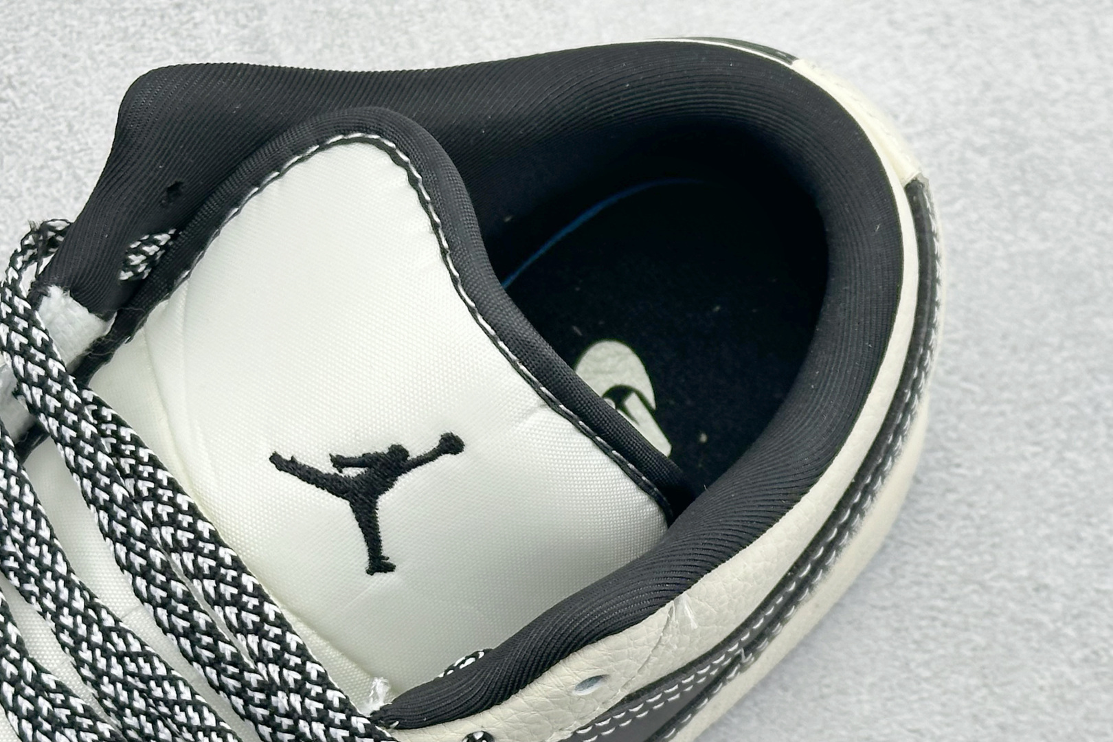 潮酷炸街 AJ1低帮 AIR JORDAN 1 巴黎世家联名款 经典鞋型焕新演绎 LL8888-007-Top High Quatity Cheap Sneakers Fashion Clothing Clothes Bags handbags Shoes of all Brand wholesale With The best Quality And Beautiful Price from China Factory Chinese suppliers wholesaler seller 潮酷炸街 AJ1低帮 AIR JORDAN 1 巴黎世家联名款 经典鞋型焕新演绎 LL8888-007