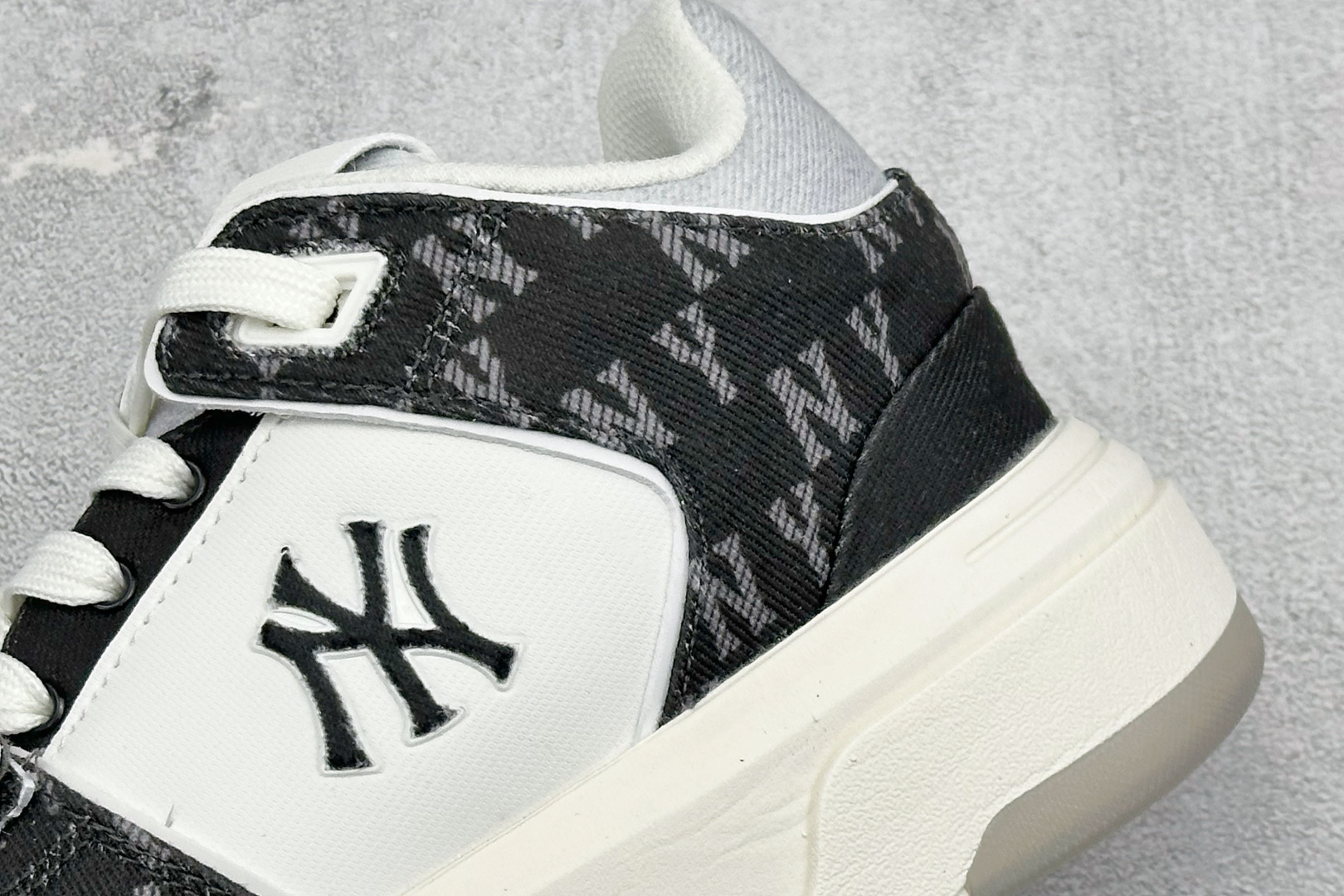 180 NY平台订单 MLB Chunky Runner Basic 纽约洋基队学长鞋二代扣系列 低帮 3ASXMDM6N-Chinese UA Cheap High Quatity Brand Clothes Bags handbags Sneakers wholesale wholesaler seller from China Factory suppliers Fashion Clothing Shoes best Quality Beautiful Price 180 NY平台订单 MLB Chunky Runner Basic 纽约洋基队学长鞋二代扣系列 低帮 3ASXMDM6N