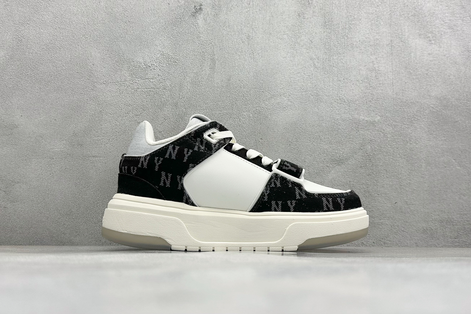 180 NY平台订单 MLB Chunky Runner Basic 纽约洋基队学长鞋二代扣系列 低帮 3ASXMDM6N-Chinese UA Cheap High Quatity Brand Clothes Bags handbags Sneakers wholesale wholesaler seller from China Factory suppliers Fashion Clothing Shoes best Quality Beautiful Price 180 NY平台订单 MLB Chunky Runner Basic 纽约洋基队学长鞋二代扣系列 低帮 3ASXMDM6N