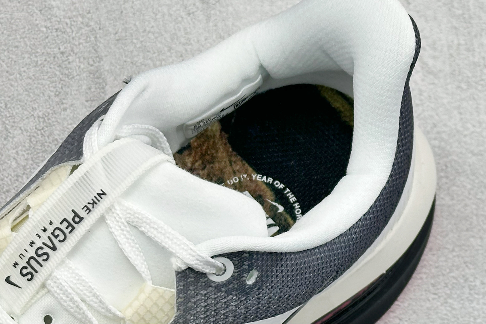 YH版Nike Air Zoom Pegasus Premium 耐克网面全掌气垫缓震跑鞋 IQ1130-001-Top High Quatity Cheap Sneakers Fashion Clothing Clothes Bags handbags Shoes of all Brand wholesale With The best Quality And Beautiful Price from China Factory Chinese suppliers wholesaler seller YH版Nike Air Zoom Pegasus Premium 耐克网面全掌气垫缓震跑鞋 IQ1130-001