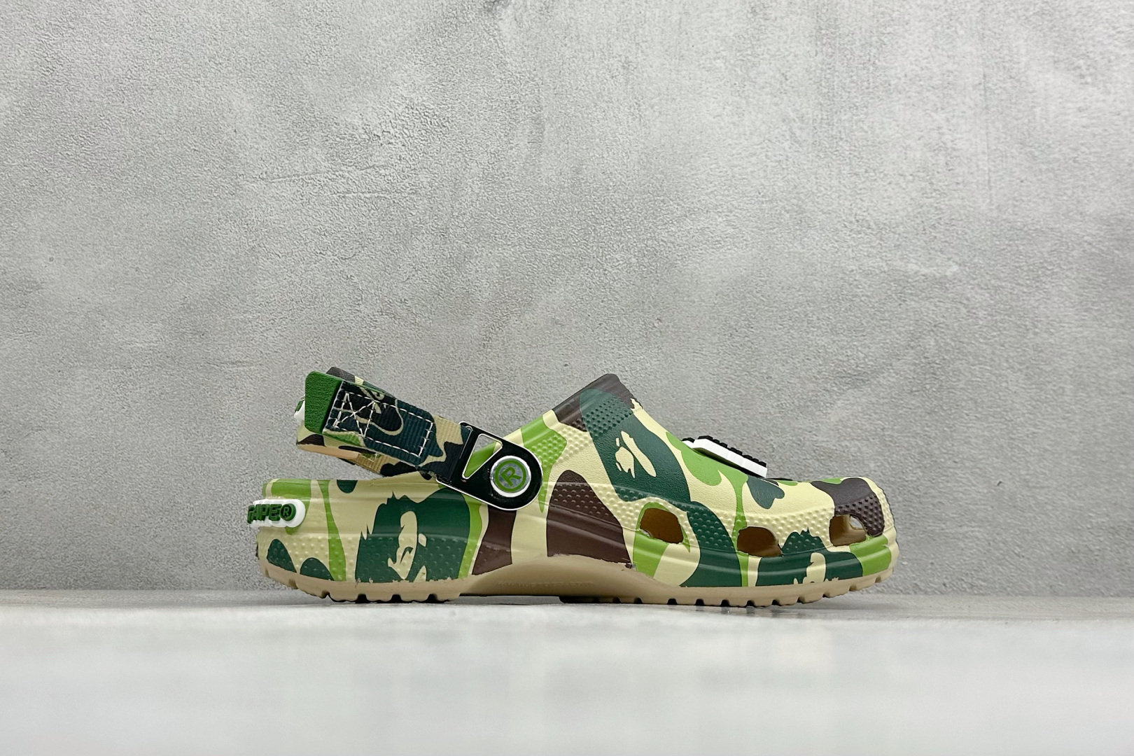 120 K版Crocs 卡洛驰 猿人头 经典热销系列 经典主推-Chinese UA Cheap High Quatity Brand Clothes Bags handbags Sneakers wholesale wholesaler seller from China Factory suppliers Fashion Clothing Shoes best Quality Beautiful Price 120 K版Crocs 卡洛驰 猿人头 经典热销系列 经典主推