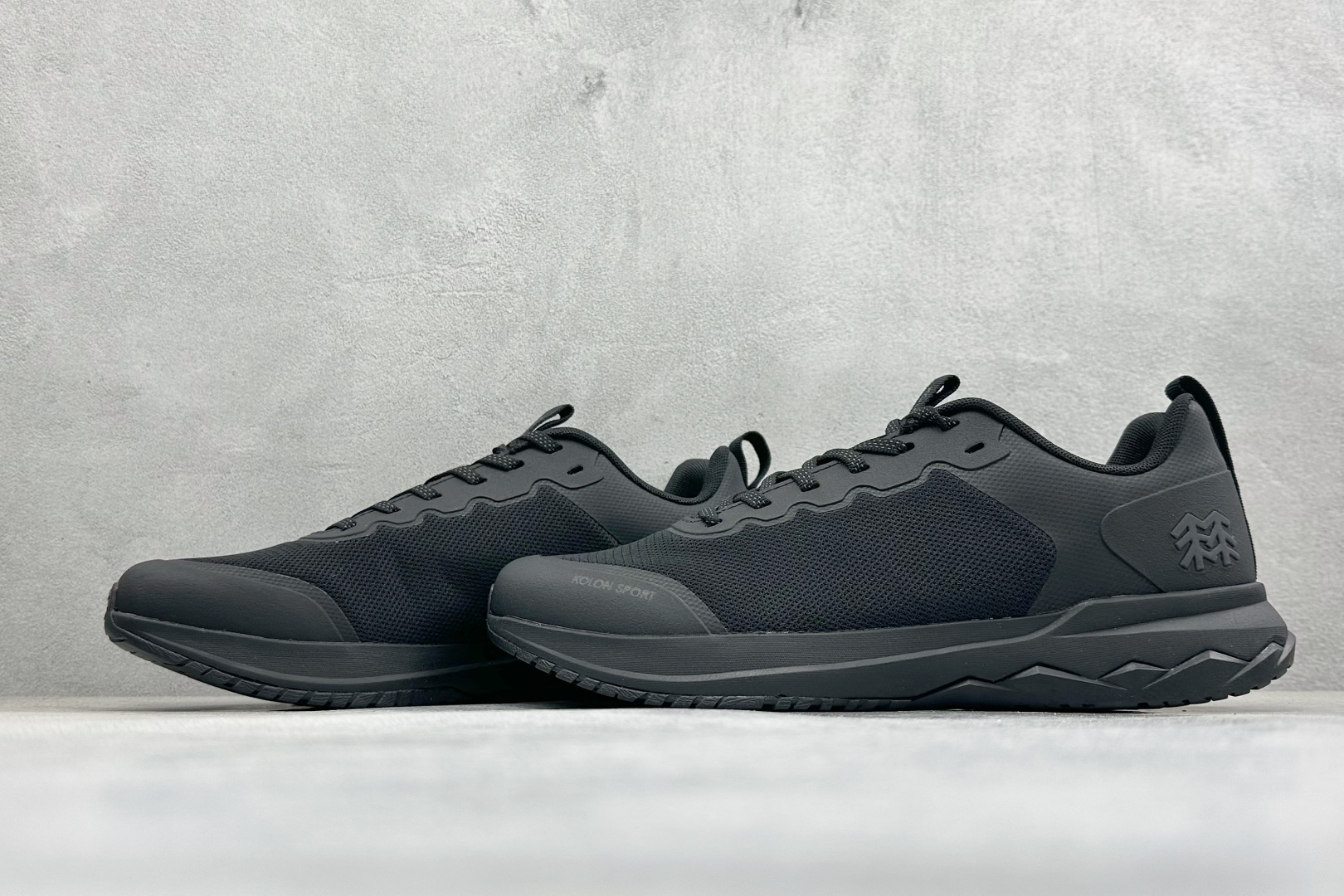 260 C版可隆KOLON SPORT 合成革 户外运动 减震低帮 生活休闲鞋 LHFC5ST401-BK-Chinese UA Cheap High Quatity Brand Clothes Bags handbags Sneakers wholesale wholesaler seller from China Factory suppliers Fashion Clothing Shoes best Quality Beautiful Price 260 C版可隆KOLON SPORT 合成革 户外运动 减震低帮 生活休闲鞋 LHFC5ST401-BK