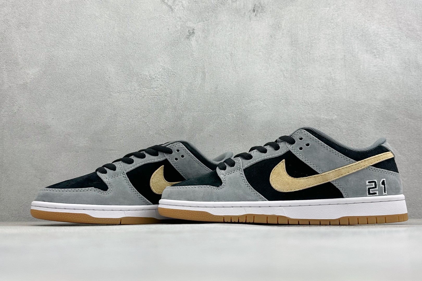 K版Nike SB Dunk Low SB 黑灰 低帮休闲板鞋 BQ6817-204-Top High Quatity Cheap Sneakers Fashion Clothing Clothes Bags handbags Shoes of all Brand wholesale With The best Quality And Beautiful Price from China Factory Chinese suppliers wholesaler seller K版Nike SB Dunk Low SB 黑灰 低帮休闲板鞋 BQ6817-204