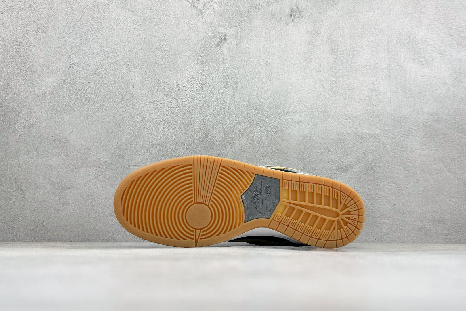 K版Nike SB Dunk Low SB 黑灰 低帮休闲板鞋 BQ6817-204-Top High Quatity Cheap Sneakers Fashion Clothing Clothes Bags handbags Shoes of all Brand wholesale With The best Quality And Beautiful Price from China Factory Chinese suppliers wholesaler seller K版Nike SB Dunk Low SB 黑灰 低帮休闲板鞋 BQ6817-204
