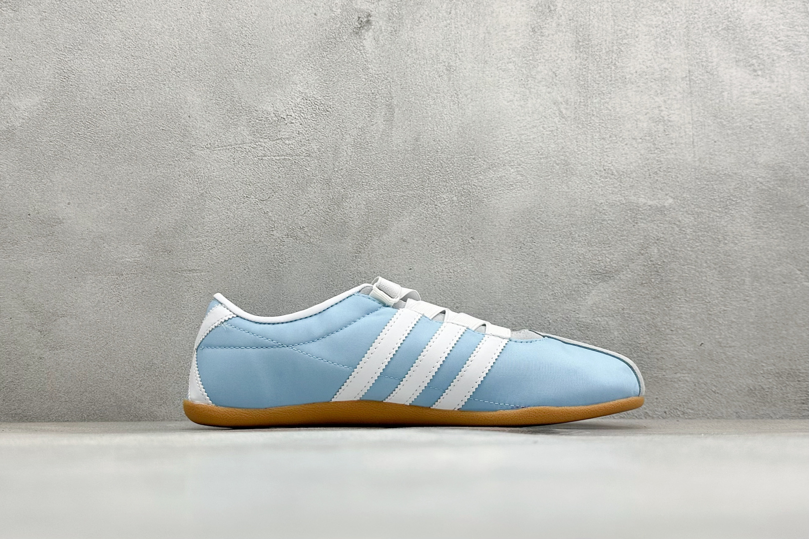 150 Adidas Tokyo W 阿迪达斯 舒适百搭经典休闲运动鞋 IH4001