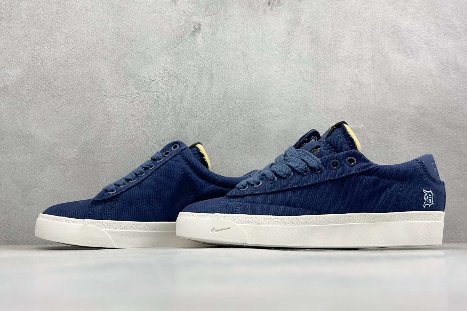 150 Devin Booker x Nike Blazer Low Detroit Tigers 布克联名 HQ2054-400-Chinese UA Cheap High Quatity Brand Clothes Bags handbags Sneakers wholesale wholesaler seller from China Factory suppliers Fashion Clothing Shoes best Quality Beautiful Price 150 Devin Booker x Nike Blazer Low Detroit Tigers 布克联名 HQ2054-400