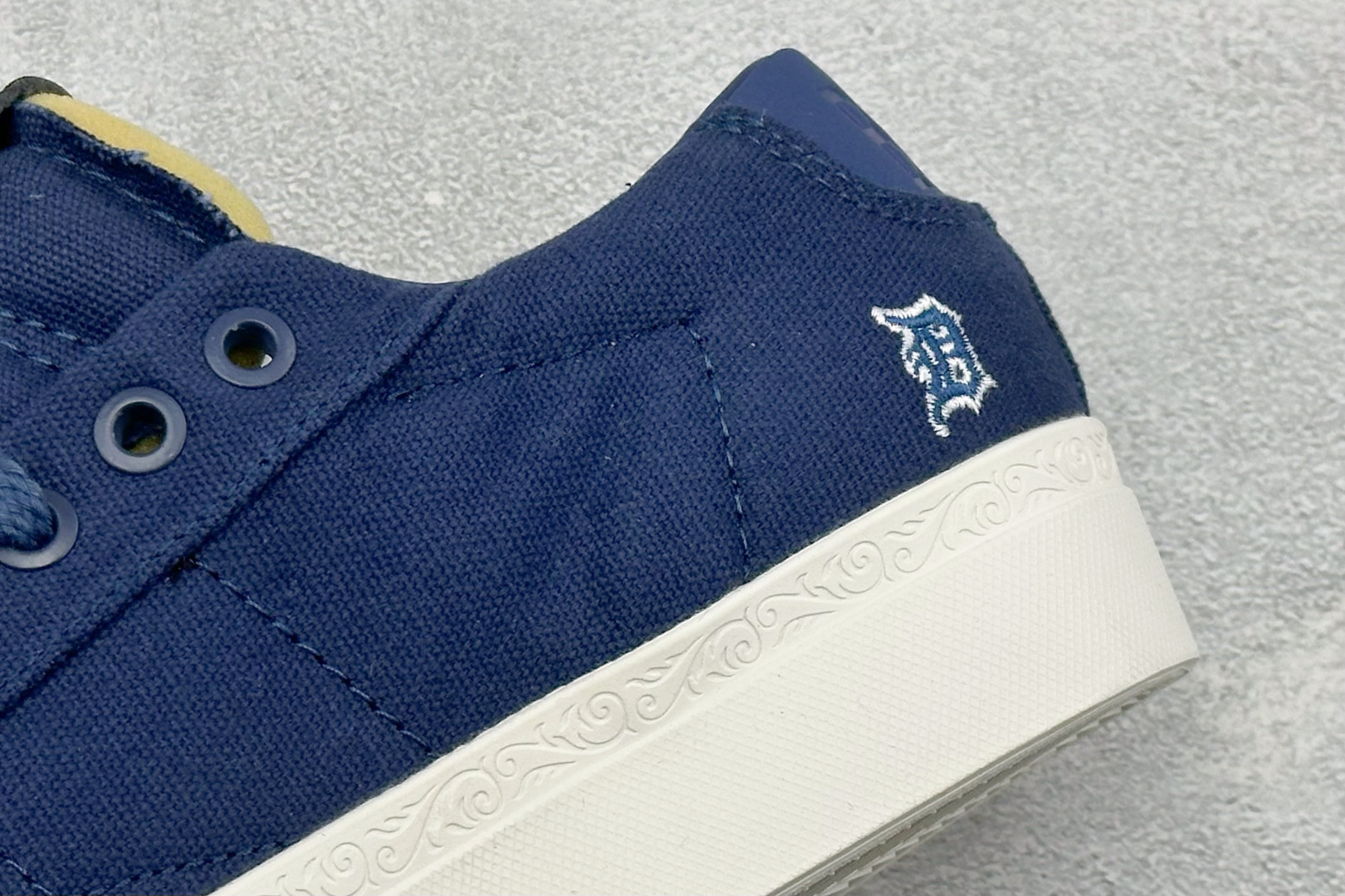 150 Devin Booker x Nike Blazer Low Detroit Tigers 布克联名 HQ2054-400-Chinese UA Cheap High Quatity Brand Clothes Bags handbags Sneakers wholesale wholesaler seller from China Factory suppliers Fashion Clothing Shoes best Quality Beautiful Price 150 Devin Booker x Nike Blazer Low Detroit Tigers 布克联名 HQ2054-400