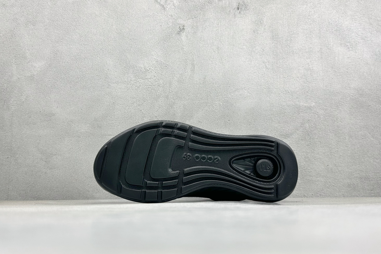 ECCO爱步男士休闲运动鞋 缓震透气跑步鞋 BIOM2.0系列新款 875825-Top High Quatity Cheap Sneakers Fashion Clothing Clothes Bags handbags Shoes of all Brand wholesale With The best Quality And Beautiful Price from China Factory Chinese suppliers wholesaler seller ECCO爱步男士休闲运动鞋 缓震透气跑步鞋 BIOM2.0系列新款 875825
