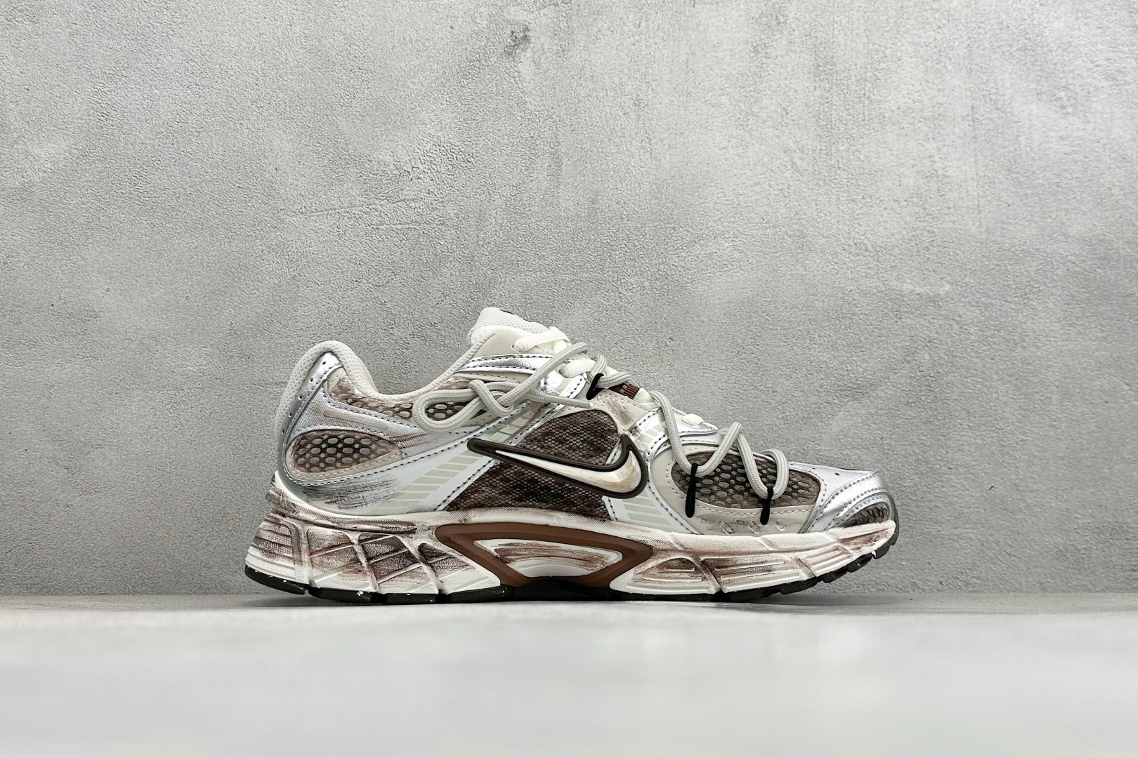 Nike V5 RNR 复古做旧 解构绑带 舒适百搭防滑耐磨 低帮跑步鞋 HQ7901-102-Top High Quatity Cheap Sneakers Fashion Clothing Clothes Bags handbags Shoes of all Brand wholesale With The best Quality And Beautiful Price from China Factory Chinese suppliers wholesaler seller Nike V5 RNR 复古做旧 解构绑带 舒适百搭防滑耐磨 低帮跑步鞋 HQ7901-102
