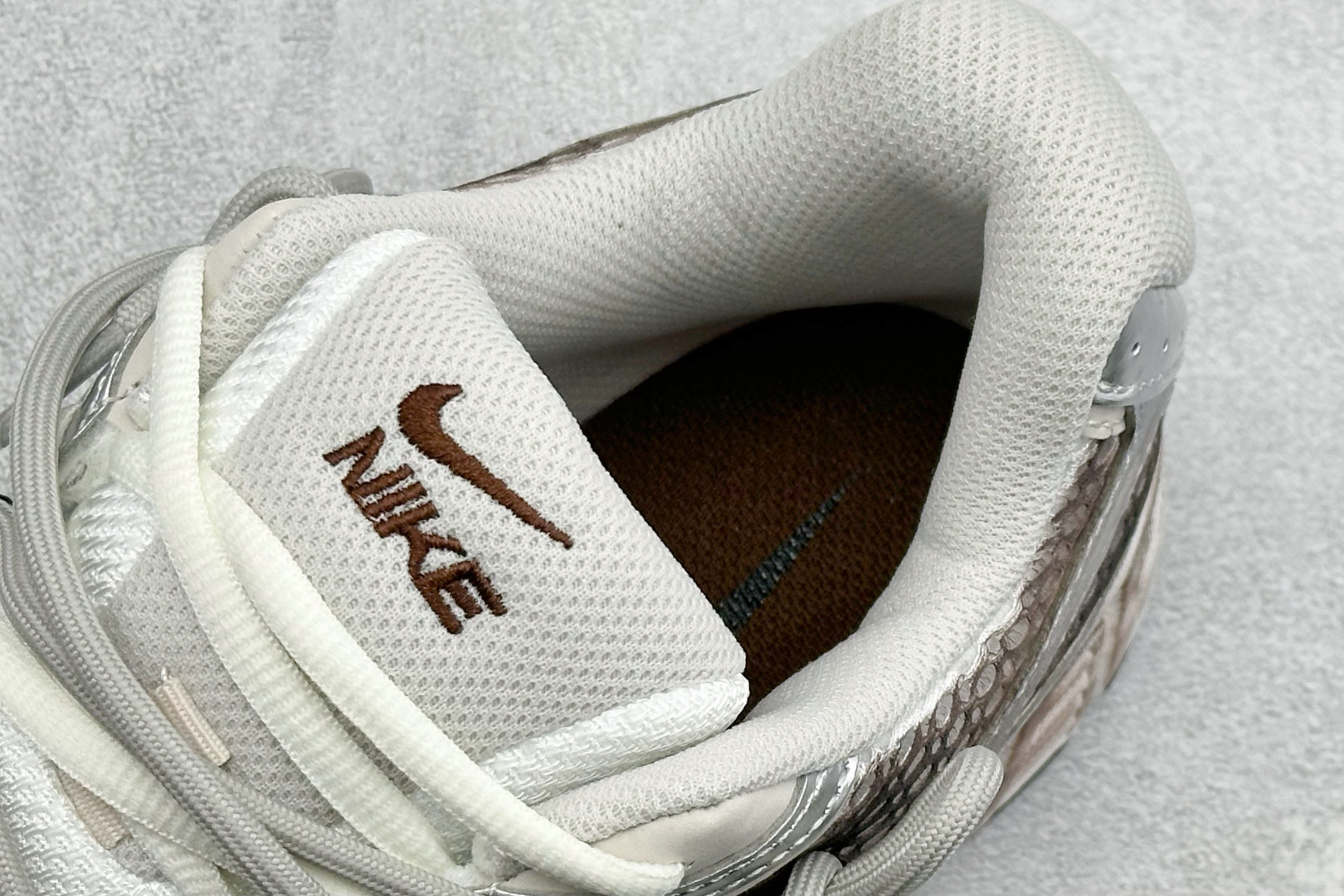 Nike V5 RNR 复古做旧 解构绑带 舒适百搭防滑耐磨 低帮跑步鞋 HQ7901-102-Top High Quatity Cheap Sneakers Fashion Clothing Clothes Bags handbags Shoes of all Brand wholesale With The best Quality And Beautiful Price from China Factory Chinese suppliers wholesaler seller Nike V5 RNR 复古做旧 解构绑带 舒适百搭防滑耐磨 低帮跑步鞋 HQ7901-102
