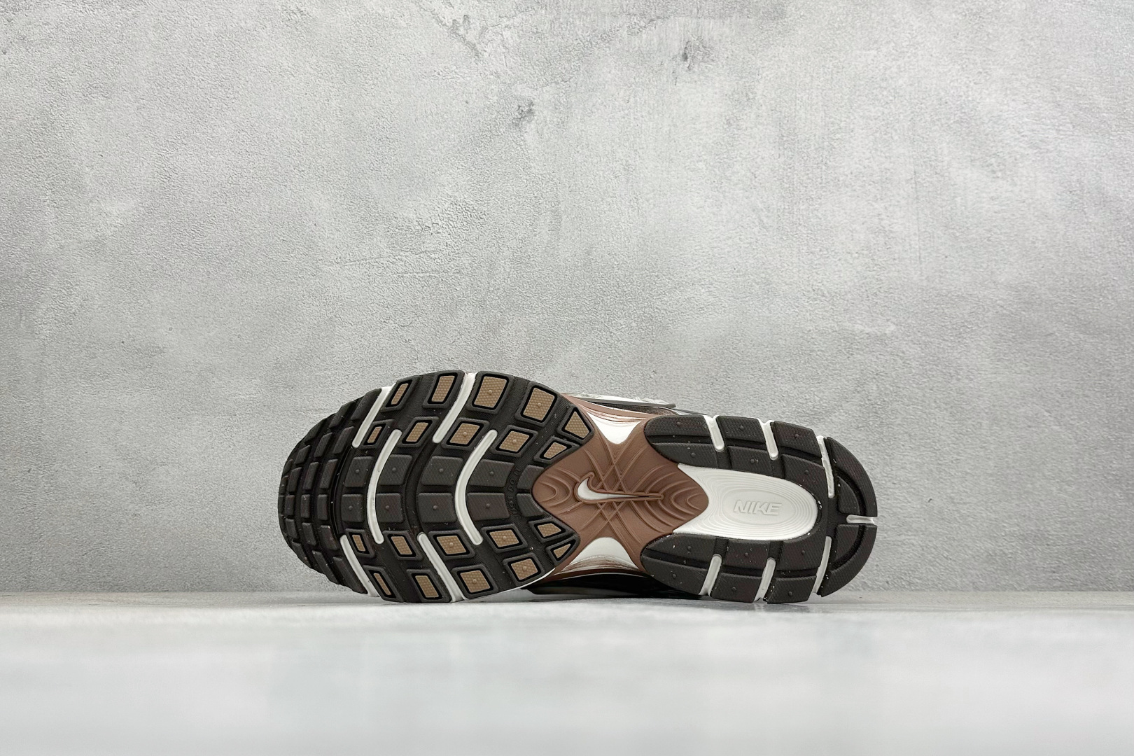 Nike V5 RNR 复古做旧 解构绑带 舒适百搭防滑耐磨 低帮跑步鞋 HQ7901-102-Top High Quatity Cheap Sneakers Fashion Clothing Clothes Bags handbags Shoes of all Brand wholesale With The best Quality And Beautiful Price from China Factory Chinese suppliers wholesaler seller Nike V5 RNR 复古做旧 解构绑带 舒适百搭防滑耐磨 低帮跑步鞋 HQ7901-102