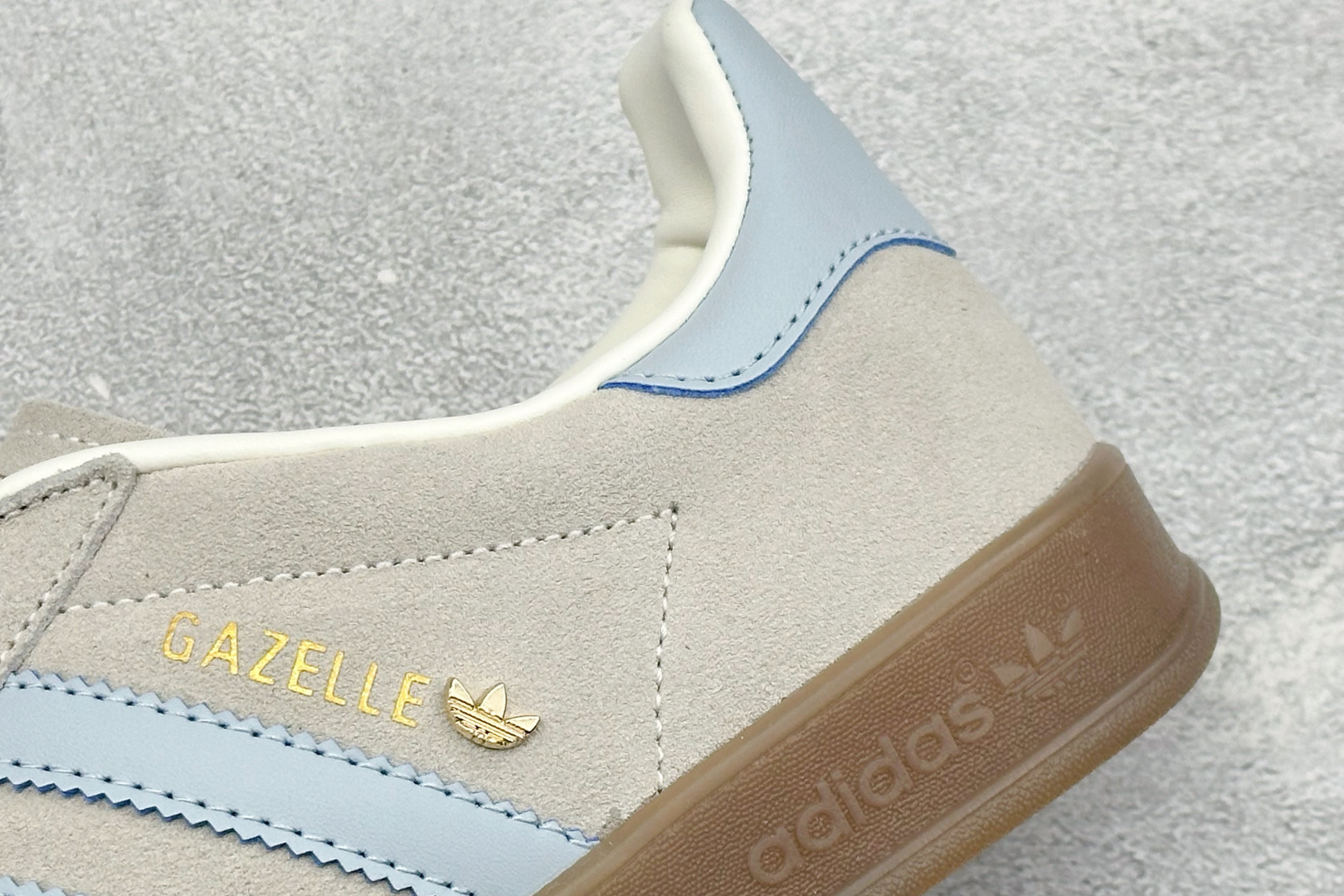 180 HZ版Adidas Originals Gazelle Indoor 三叶草复古休闲防滑耐磨低帮板鞋 JR2432
