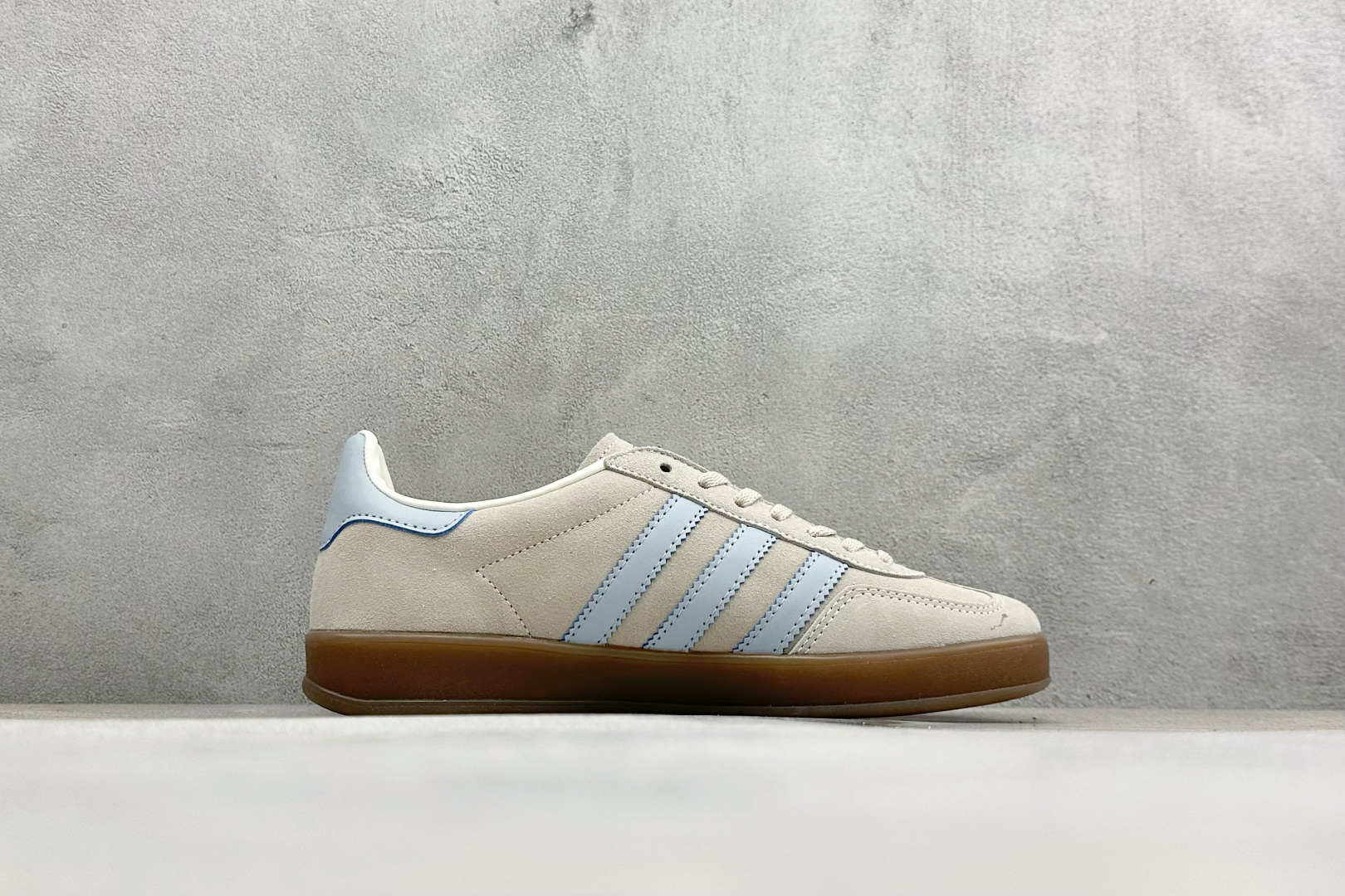 180 HZ版Adidas Originals Gazelle Indoor 三叶草复古休闲防滑耐磨低帮板鞋 JR2432